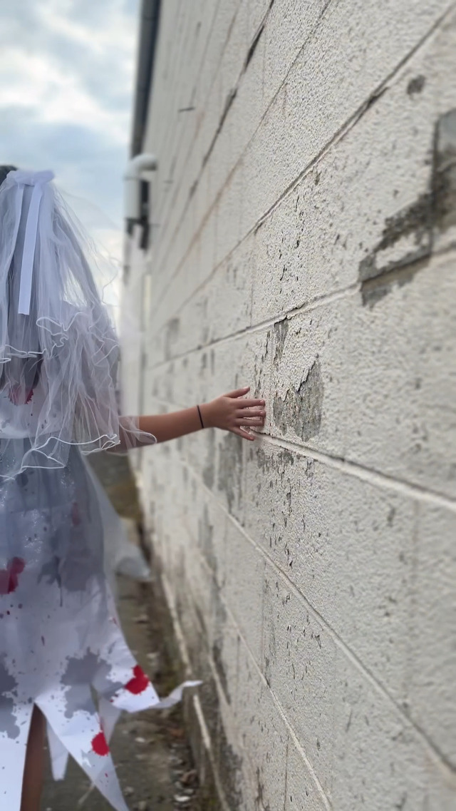 Disfraz de Novia Zombie Fantasma para Niñas con Velo y Flor miniatura 7