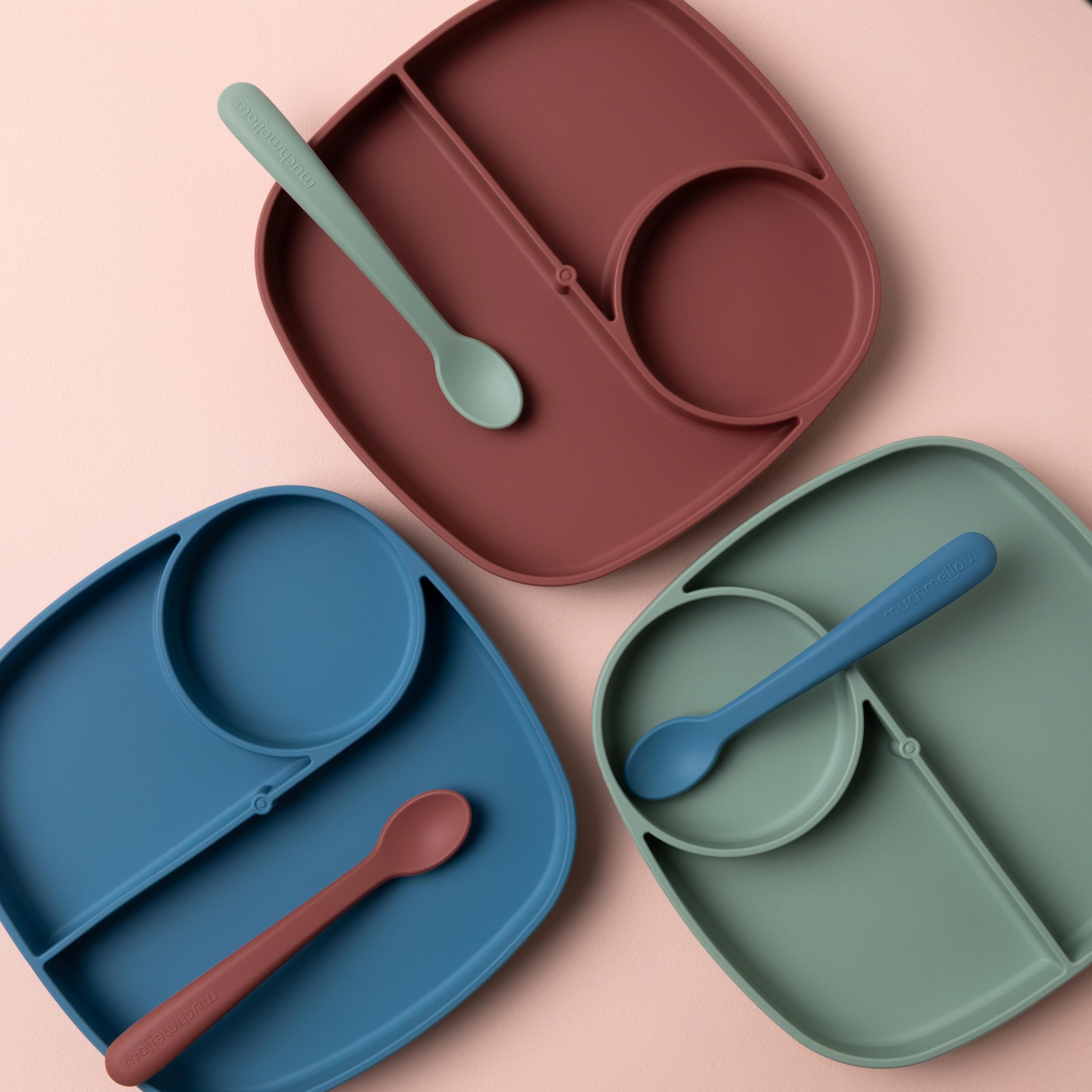 Muchmellow - Set Pappa Silicone MADE IN ITALY 4 Pezzi, Ciotola con Ventosa Anticaduta, Piatto, Cucchiaio, Bavaglino Regolabile, Svezzamento, Plastic Free, BPA Free, Lavabile Lavastoviglie (Blu)