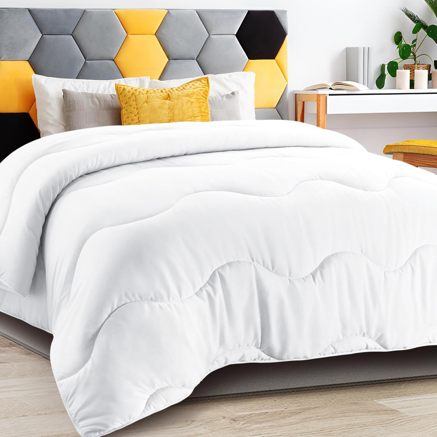 MEELUS All Season Comforter Lightweight Cooling White, Soft