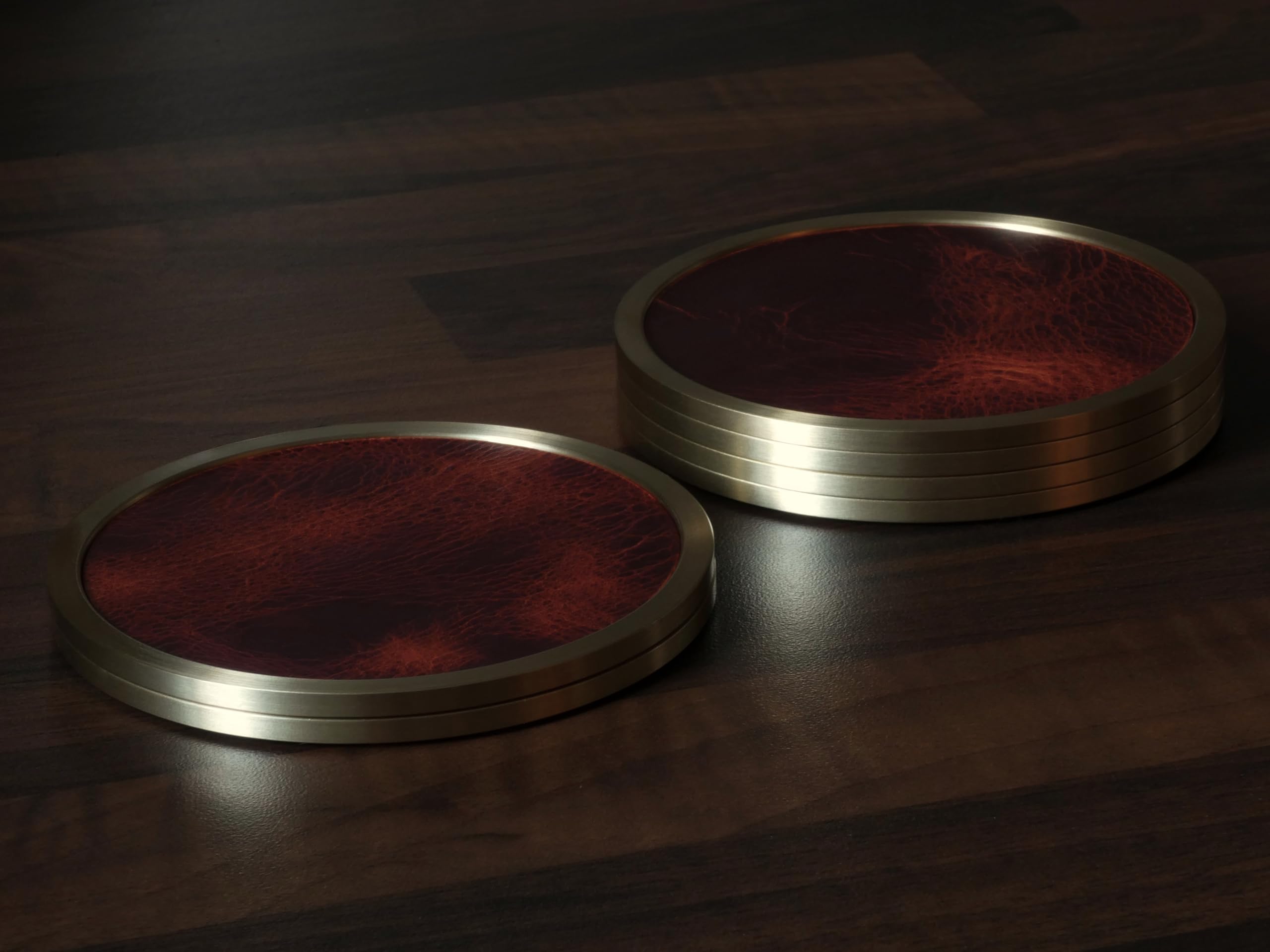 Lot de 4 dessous de verre en laiton et cuir italien