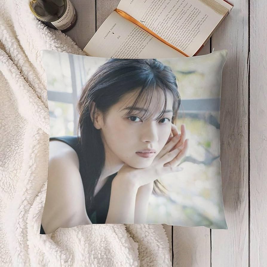 軍*神様 西野七瀬　元乃木坂46　両面抱き枕カバー160cm × 50cm　新品 Amazon｜西野七瀬 枕カバー ク ッションカバー 正方形の枕の袖 両面