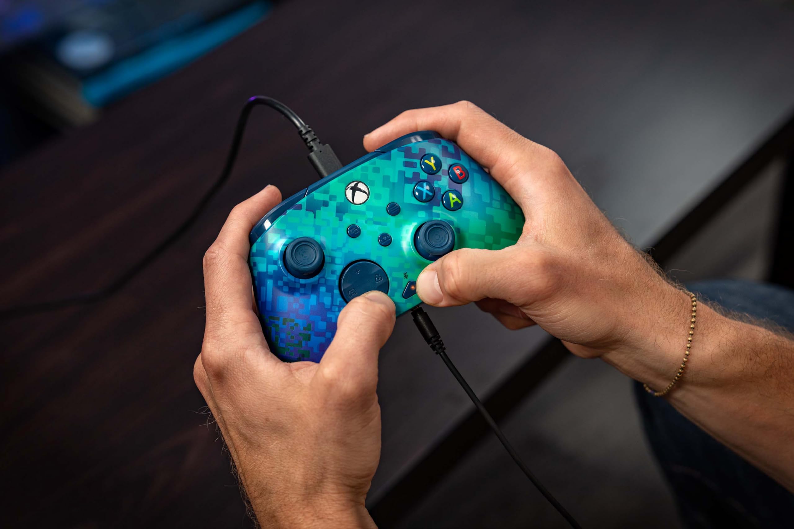 Turtle Beach Rematch Advanced Glitch Green Manette de jeu filaire - Licence Xbox Series XS, Xbox One et PC avec Boutons Programmables, Gâchettes, commandes audio et câble de 2.5 m