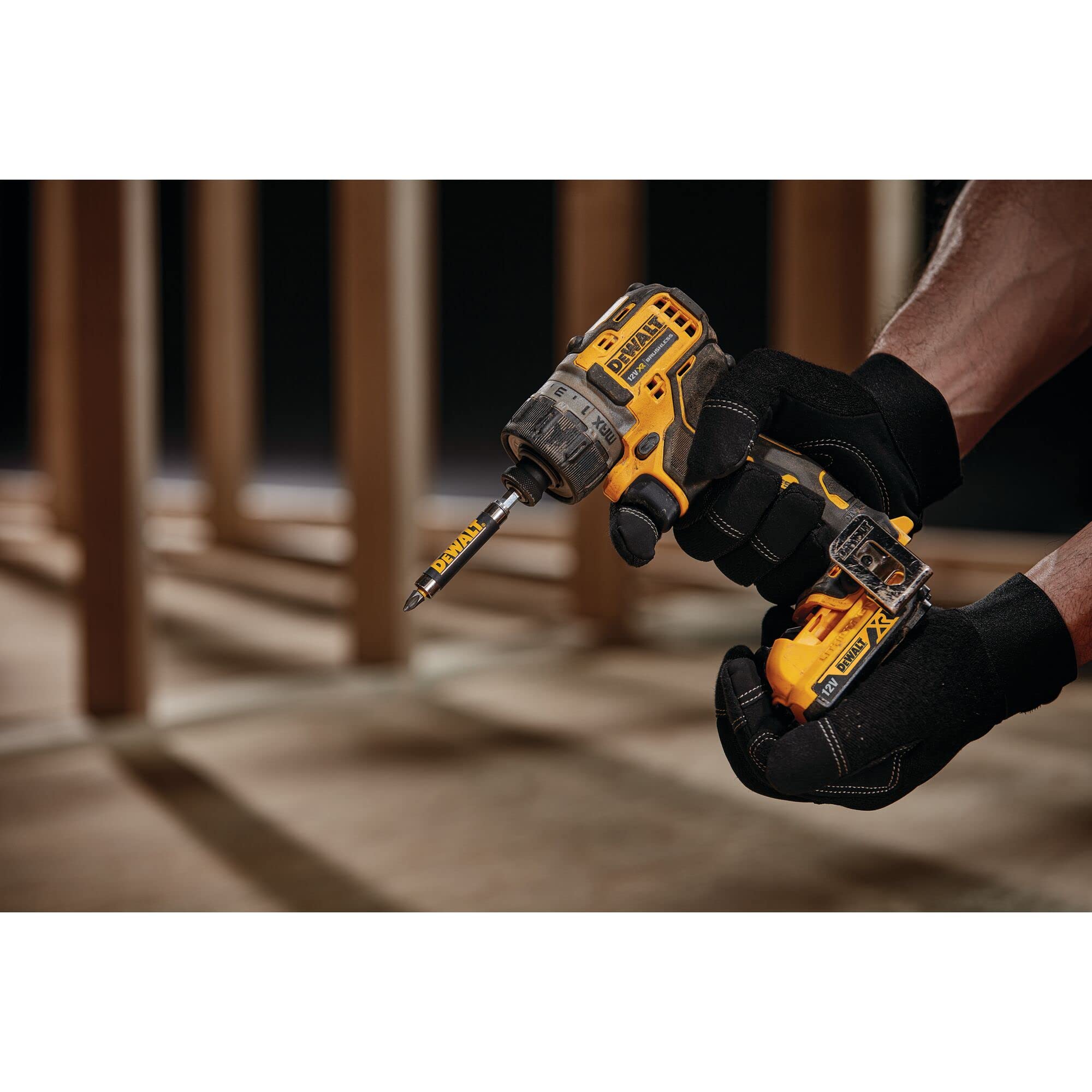 DEWALT DCF601D2-QW - Atornillador sin escobillas XR 12V 1/4" con 2 baterías Li-Ion 2Ah y maletín TSTAK
