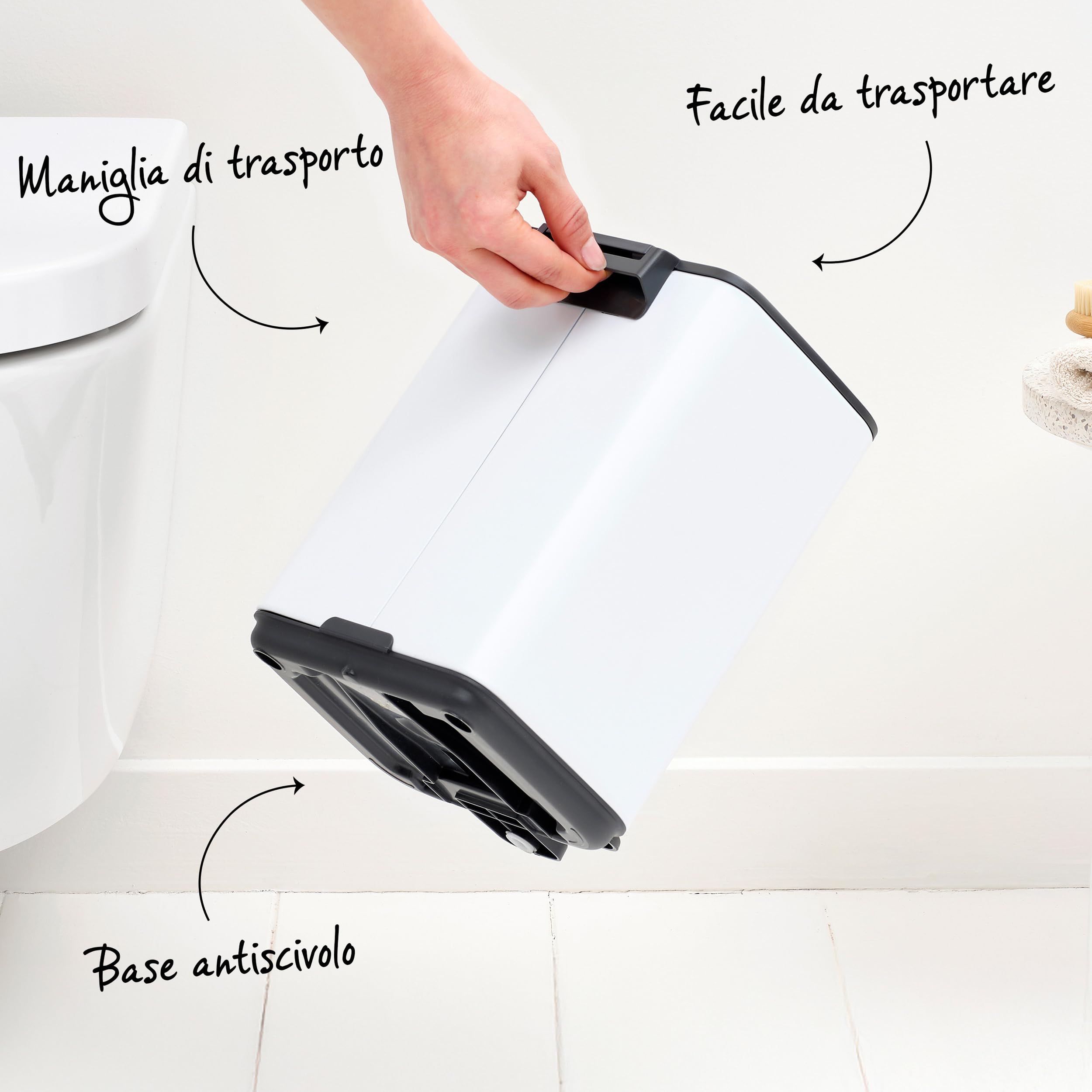 Brabantia Pattumiera a pedale Bo 12L (White), Pattumiera con pedale e coperchio a chiusura soft, Secchio spazzatura facile da pulire con secchio interno rimovibile e sacchetti PerfectFit inclusi