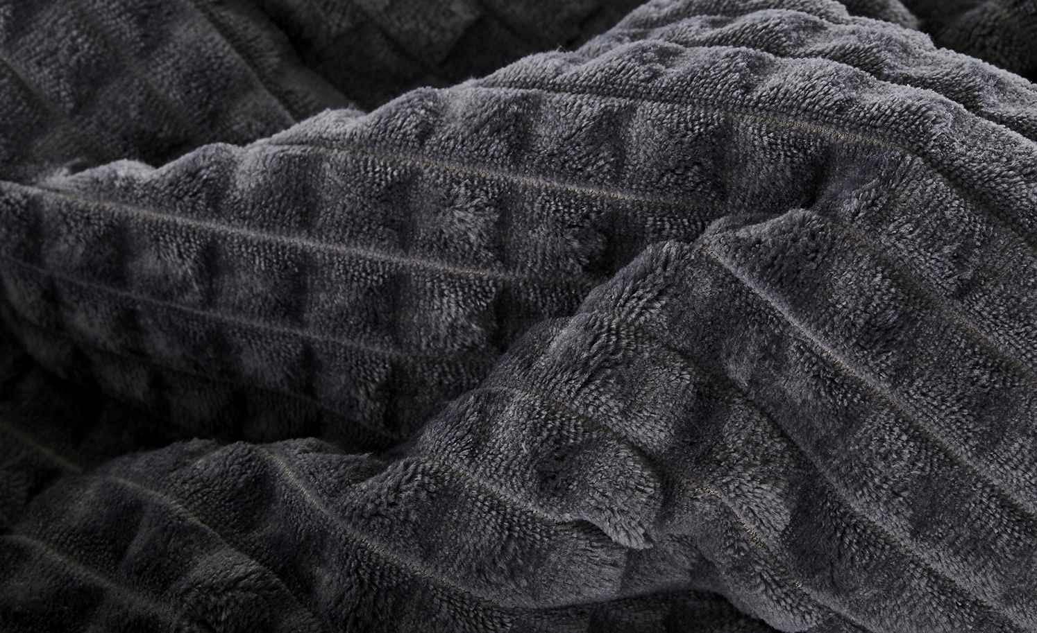 La Vida Kuschel-Decke Flanell Fleece in Anthrazit, 150 x 200 cm Wohndecke mit Sherpa Rückseite für Couch & Sofa, warm, weich & kuschelig, 100% Polyester, Öko-Tex Standard 100
