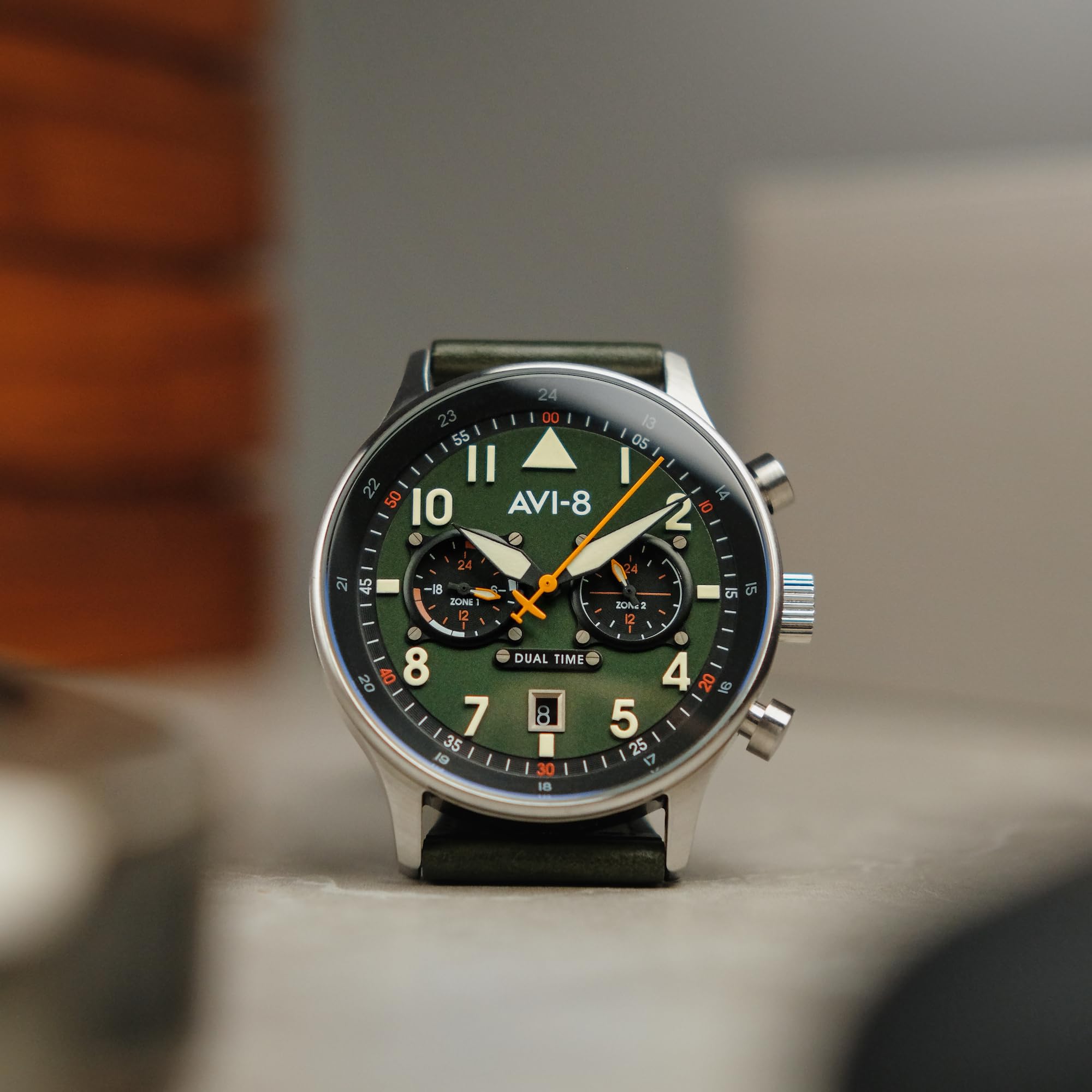 AVI-8 Hawker Hurricane Carey AV-4088 - Orologio da uomo al quarzo giapponese, 43,5 mm, con cinturino in pelle o acciaio inox
