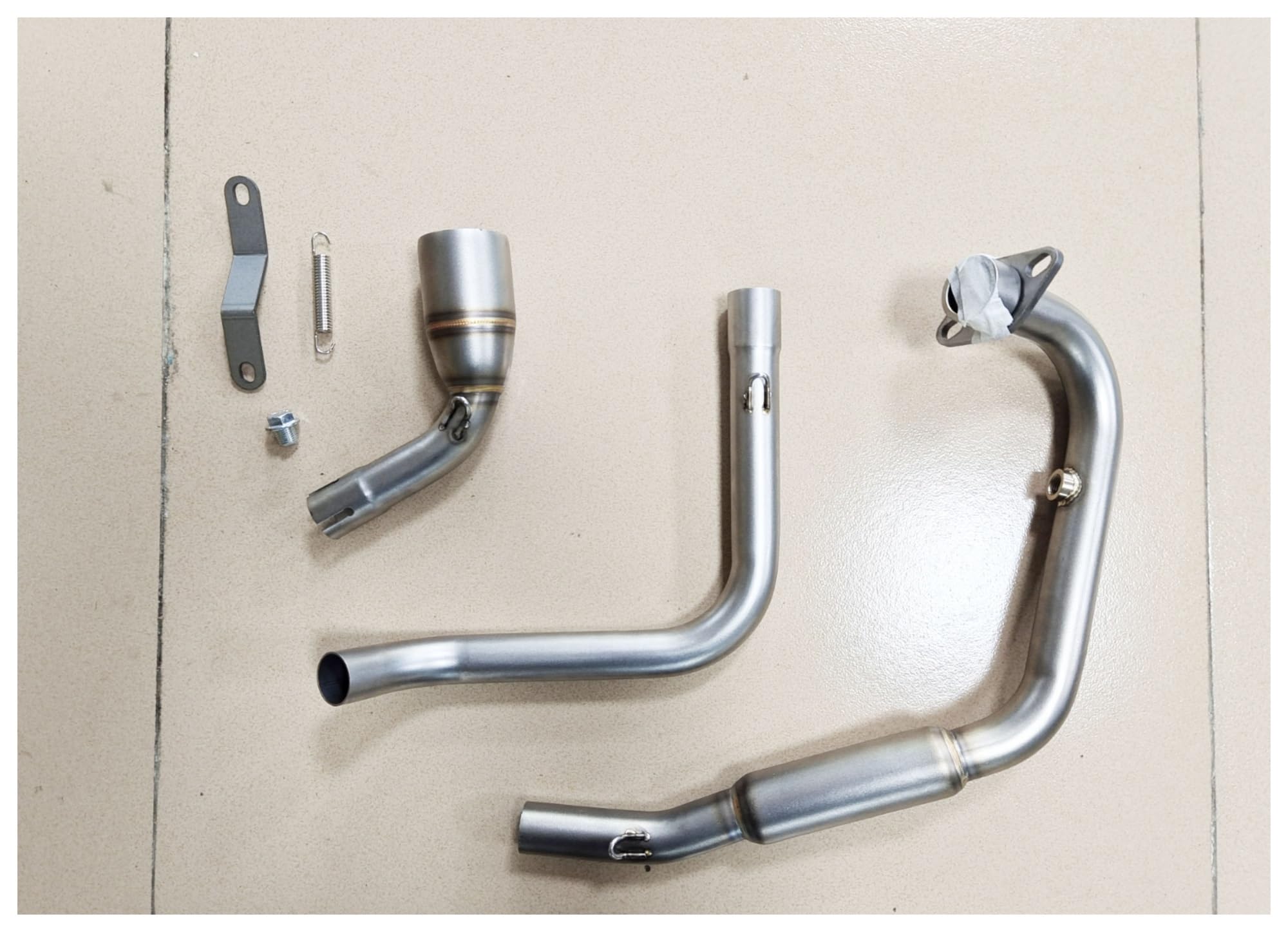 Tubo Di Scarico Moto Scarico Modifica Anteriore Metà Collegamento Tubo Collegamento 51mm Silenziatore Slip-On Per Benelli Per TNT125 Per TNT135 2017-2022 Scarico Moto