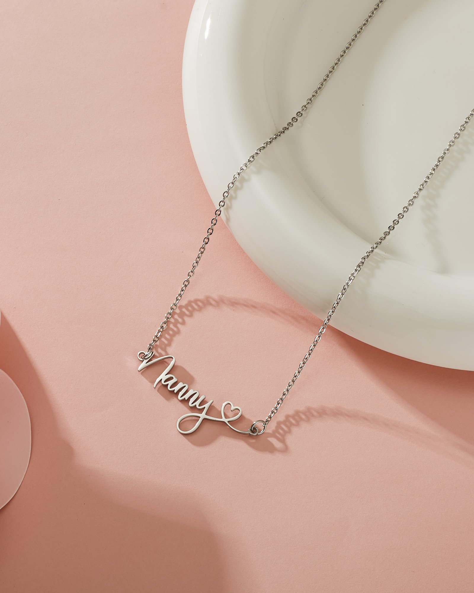 Grandma Necklace Nanny Jewelry Stainless Steel Cutout Gigi Mimi Nana Nanny Heart Letter Pendant Necklace Gifts for Grandma from Grandchild.