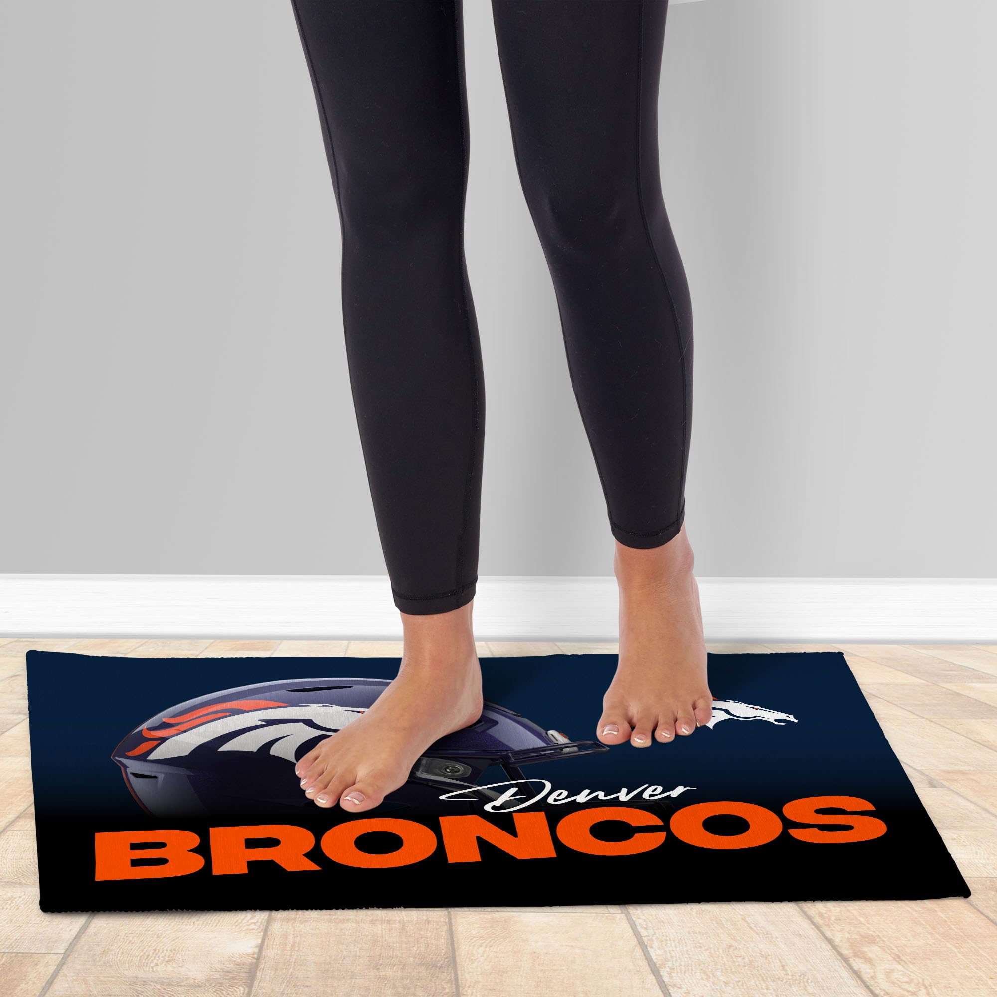 【rug】BRONCOS NFL アメフト チーム DENVER ラグ マット NFL Chrome Denver Broncos Area Rug - Carpetmart.com - Carpet