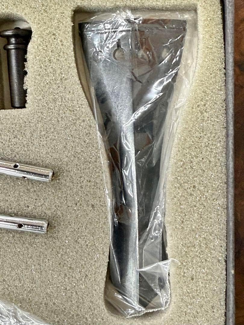 【新品】バイオリン用フィッティングセット（エボニー／クローム金具）未使用品！ バイオリン用フィッティングセット（エボニー／クローム金具