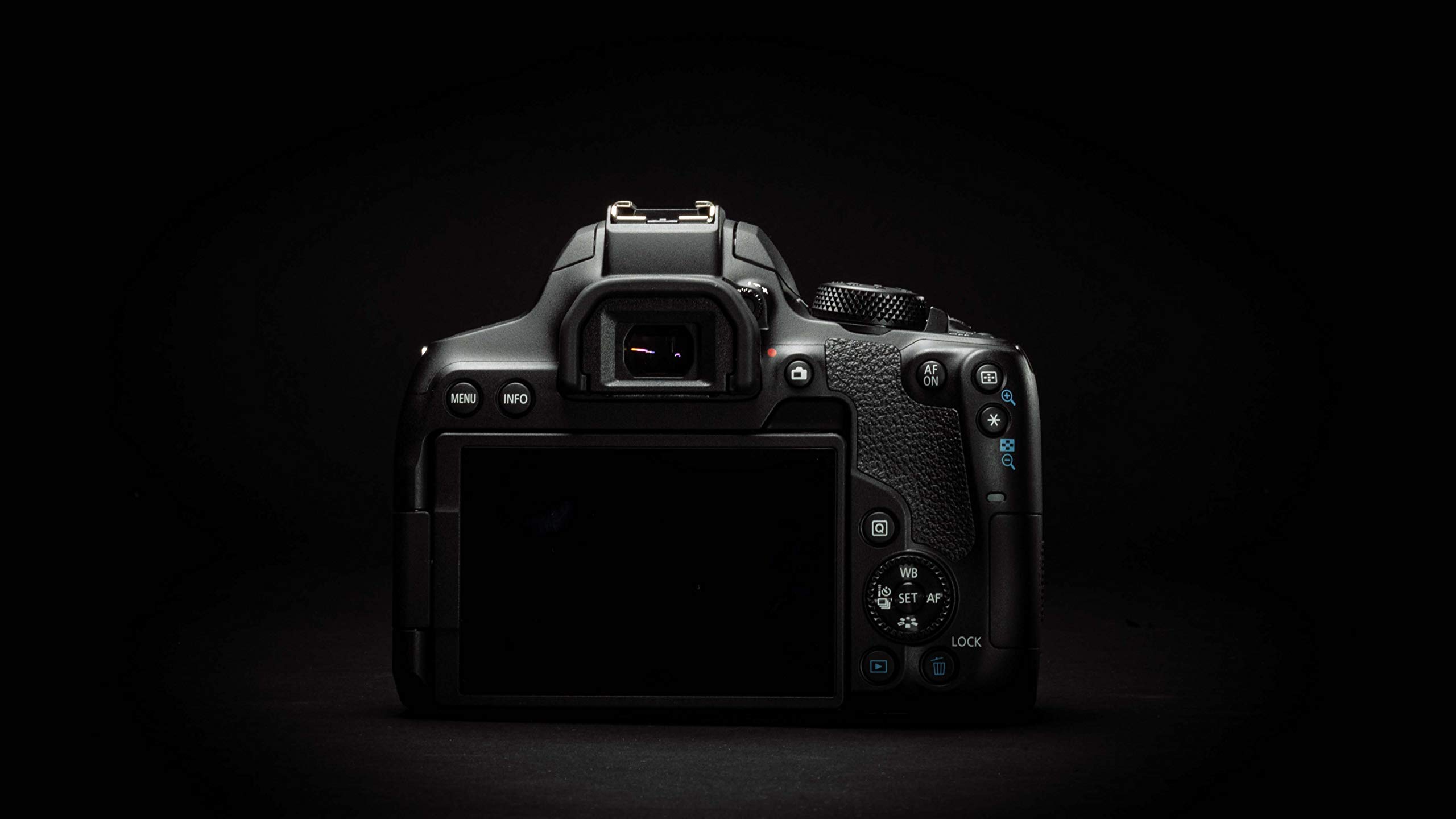 Cámara réflex digital EOS 850D APS-C Canon con objetivo EF-S 18-55mm F4-5.6 IS STM | 24,1 megapíxeles, disparos en serie de 7 fps, vídeo 4K, Dual Pixel CMOS AF y Wi-Fi y Bluetooth