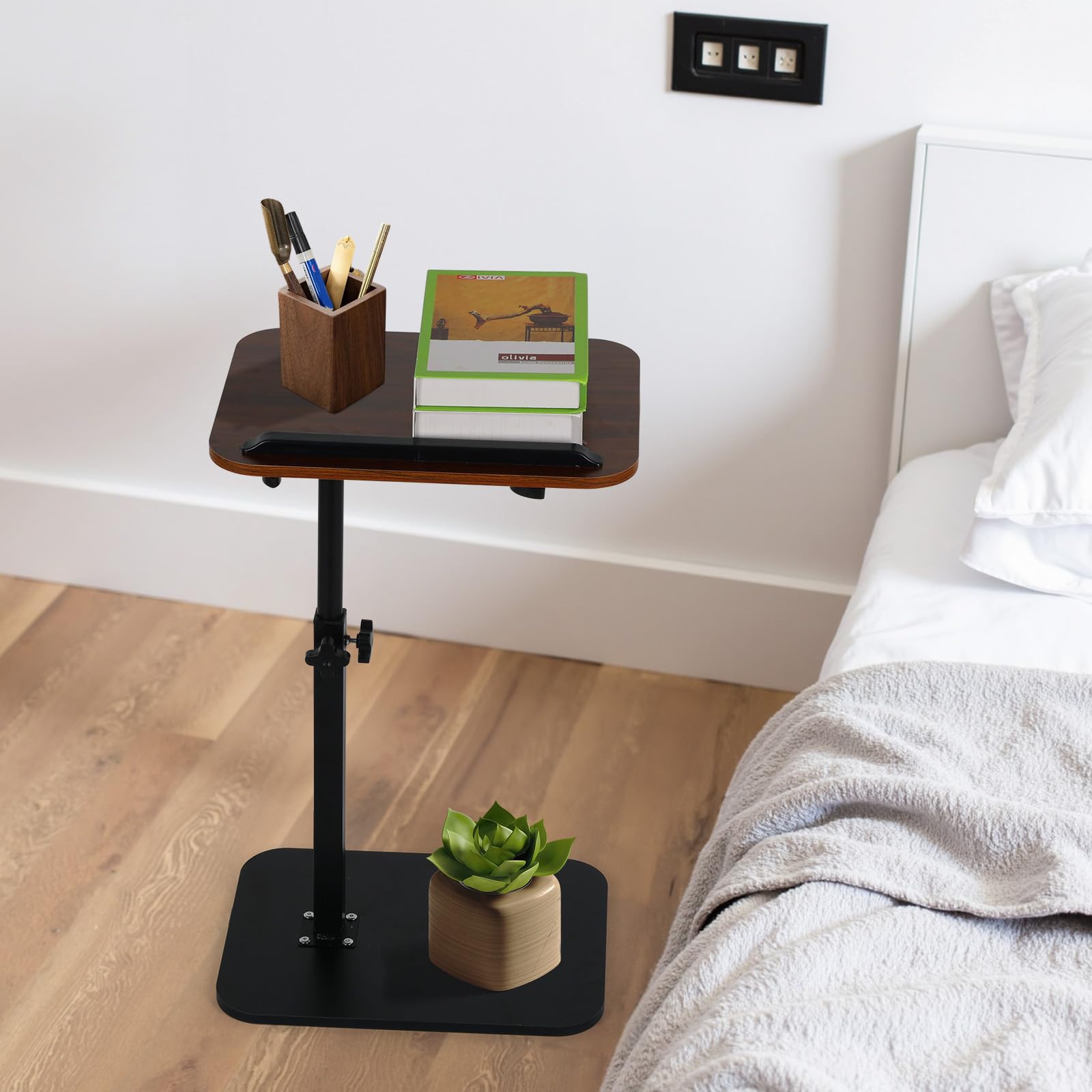 comfoyar Mesa Auxiliar en Forma de C Altura Regulable(45-80cm), Mesa Auxiliar con Tope para Sofa Cama Bañera, Giratoria 360° Mesa Auxiliar de Café para Salón Dormitorio, Pequeño Espacioes, Marrón