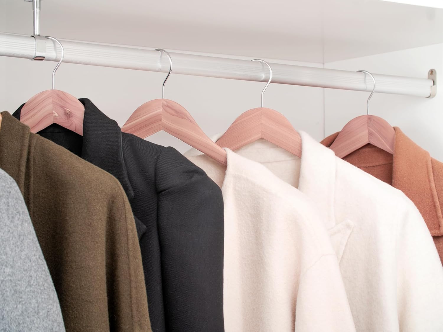 StorageWorks Wood Hangers 6 Pack