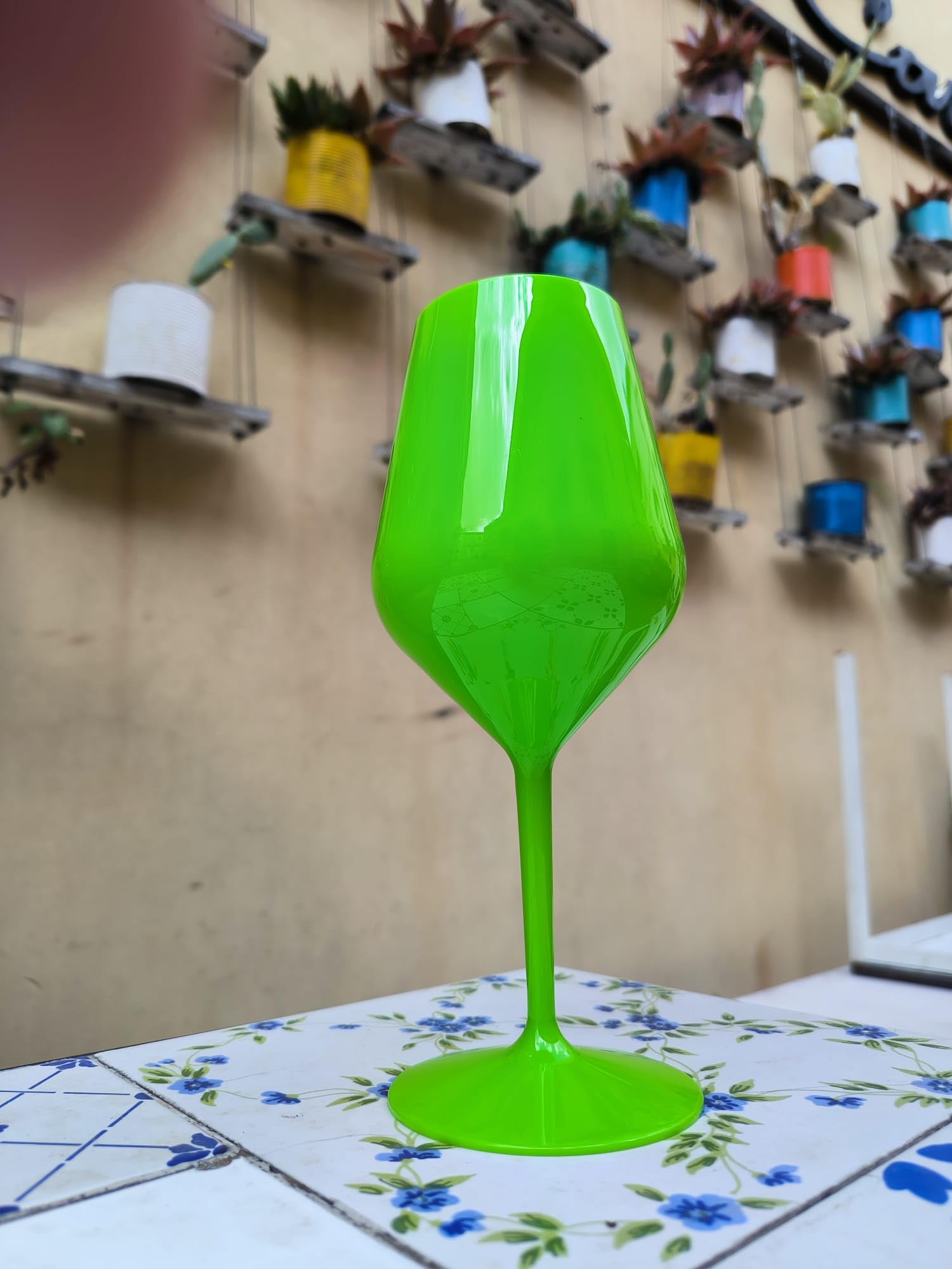 R.G. Service Set 8 o 10 Calici infrangibili colorati - Bicchieri per cocktail e Vino da Barca, Giardino, Piscina, Terrazzo - Calici colorati - Set bicchieri in Plastica perfetta idea regalo per amici.