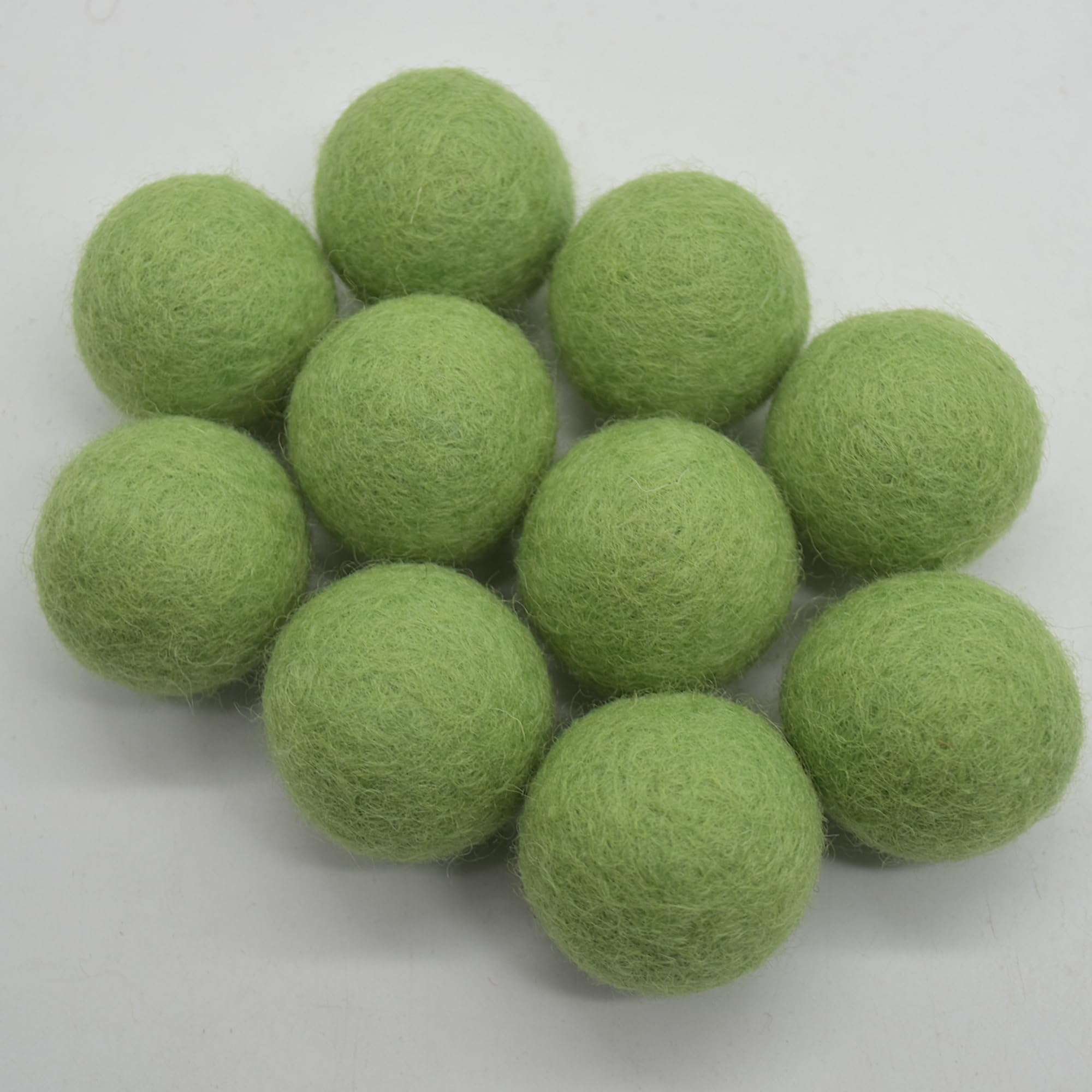 Oriental Direct Grass Green 100% Wool Felt Balls - 3Cm - 5 Felt Balls