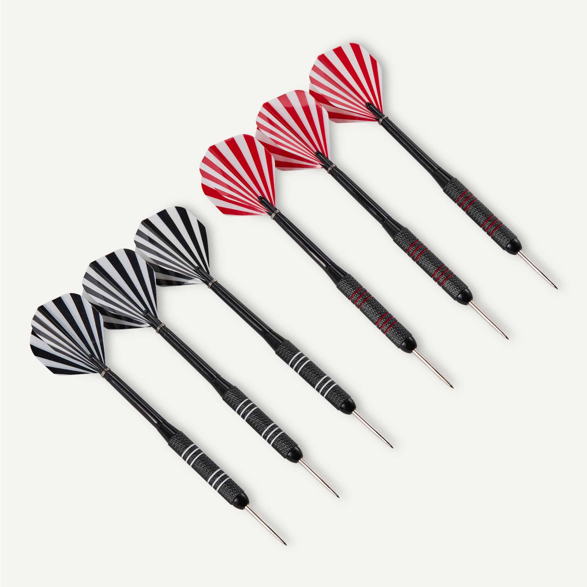 Amazon Basics Diana y 6 Dardos con Punta de Acero, Fibra de Sisal Autorreparable, Diseño de Araña de Alambre Fino, Kit de Montaje Completo, 45,7cm, Negro