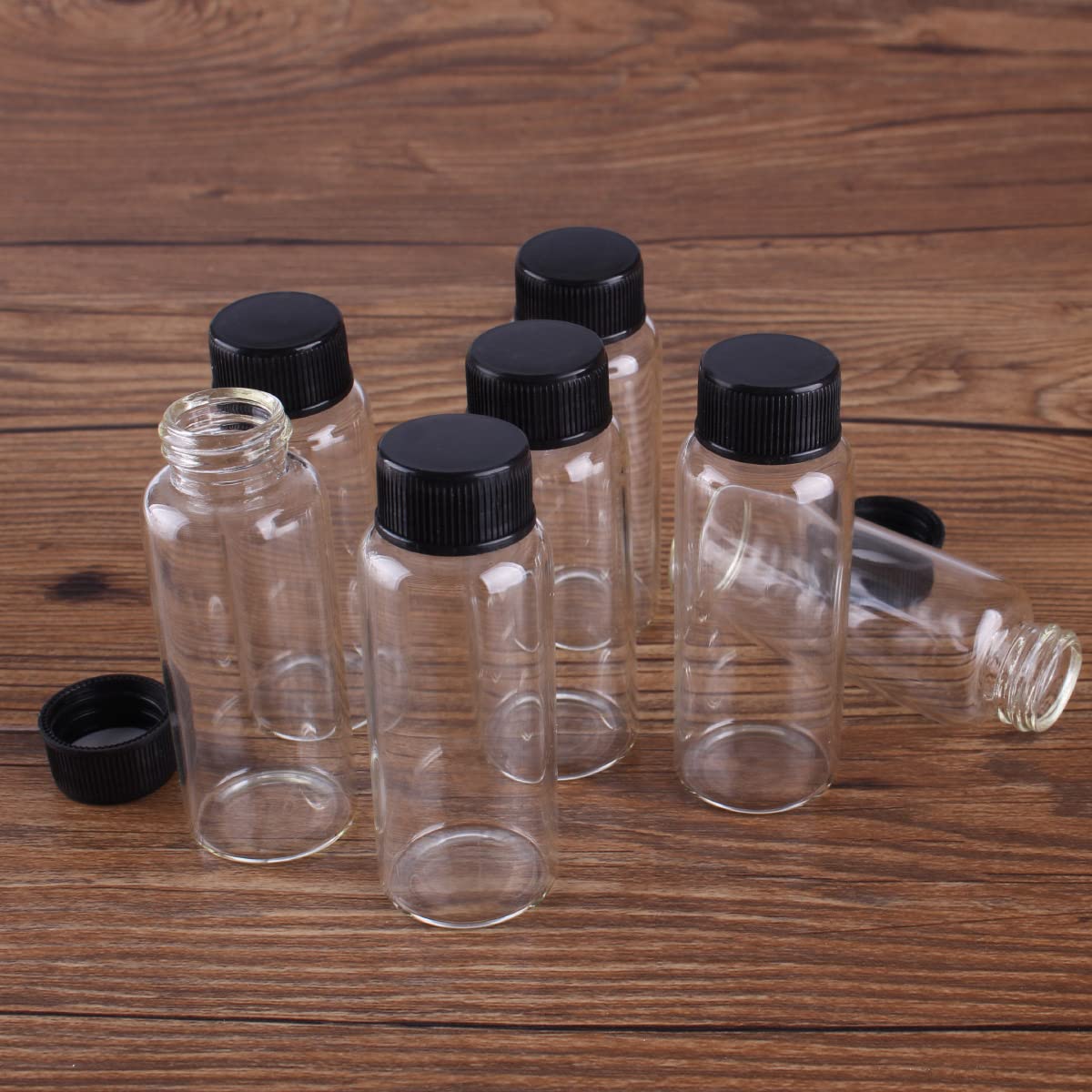 Amazon｜48個25ml-27x70mm黒いプラスチックの蓋が付いたガラス瓶