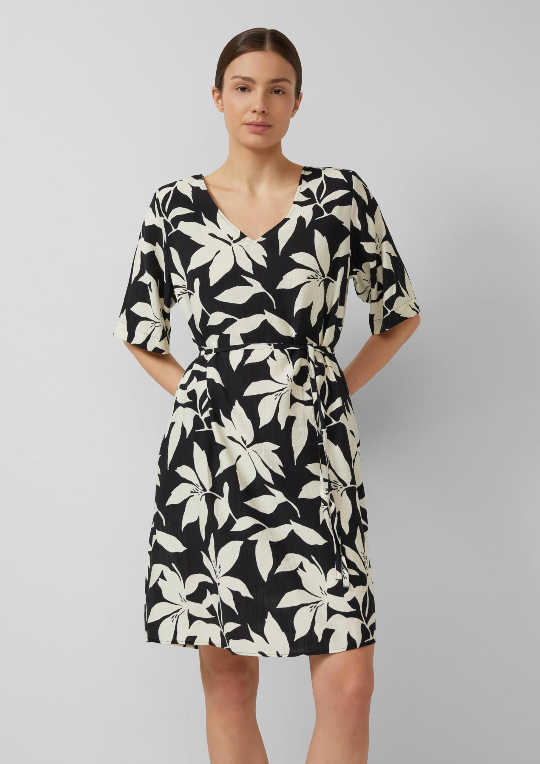s.Oliver Damen 2176376 Kleid mit Allover Print