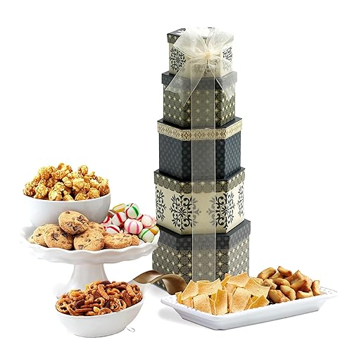 Broadway Basketeers Cesta de regalo de aperitivos en forma de torre, cesta gourmet para familiares, amigos y grupos, cesta de regalo grande dulce y