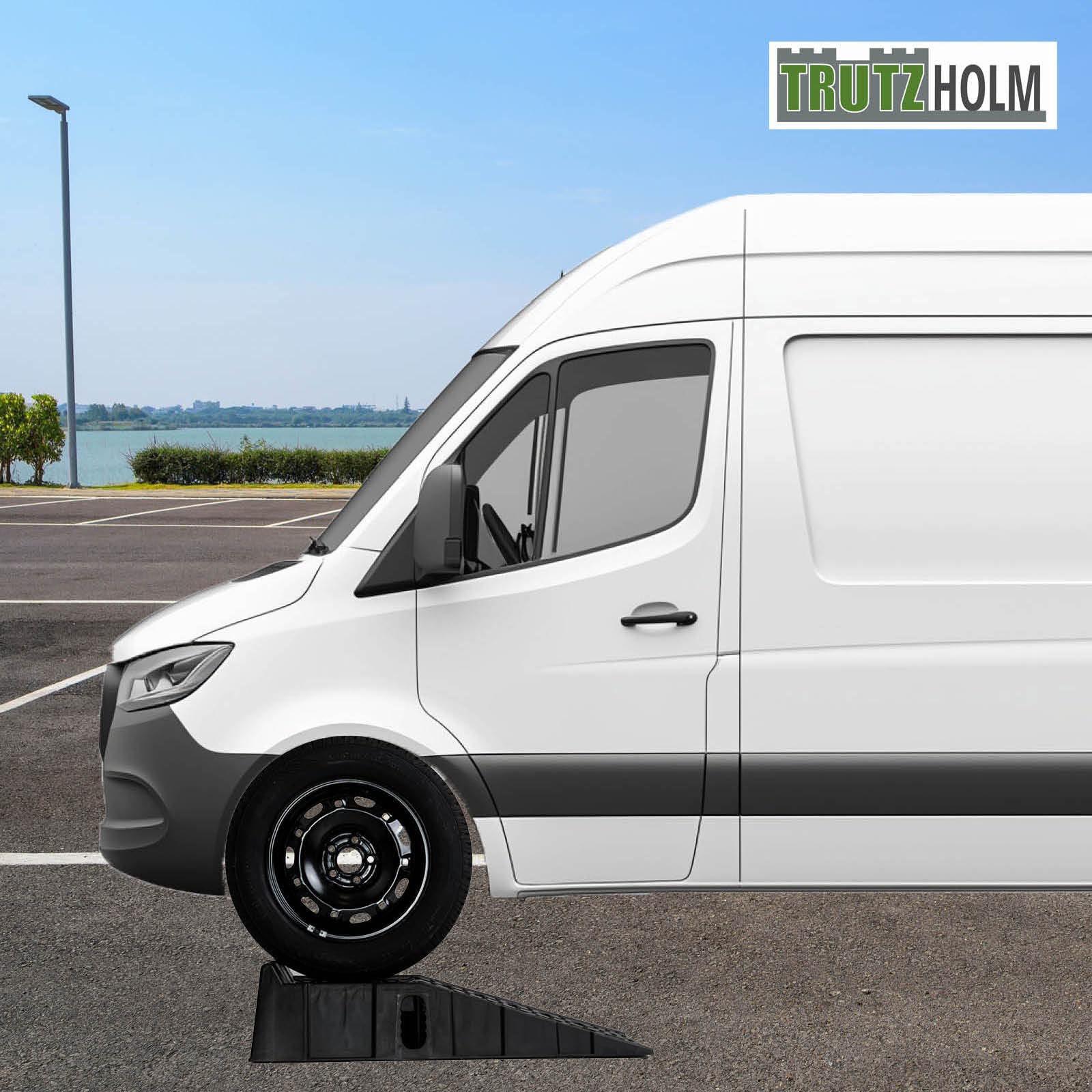 TRUTZHOLM 2 x Auffahrrampe mit Überfahrstopper 90x28x22 cm hochbelastbar 5t Traglast Kunststoff Auffahrkeil Wohnmobil PKW SUV rutschfeste Rampe für jeden Untergrund Kunststoff schwarz