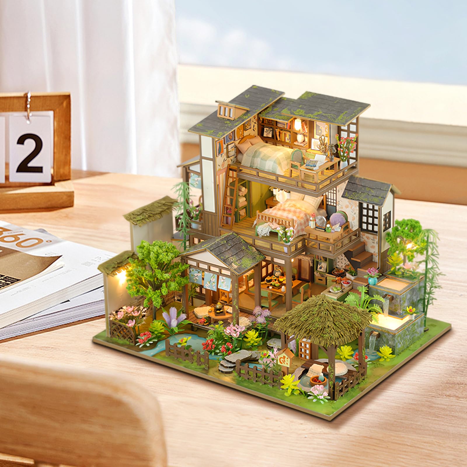 Cuteefun Zestaw miniaturowy domek dla lalek LED, drewniane rękodzieło dla dorosłych nastolatków do budowania, prezenty świąteczne na urodziny (wiosenny bambusowy dziedziń)