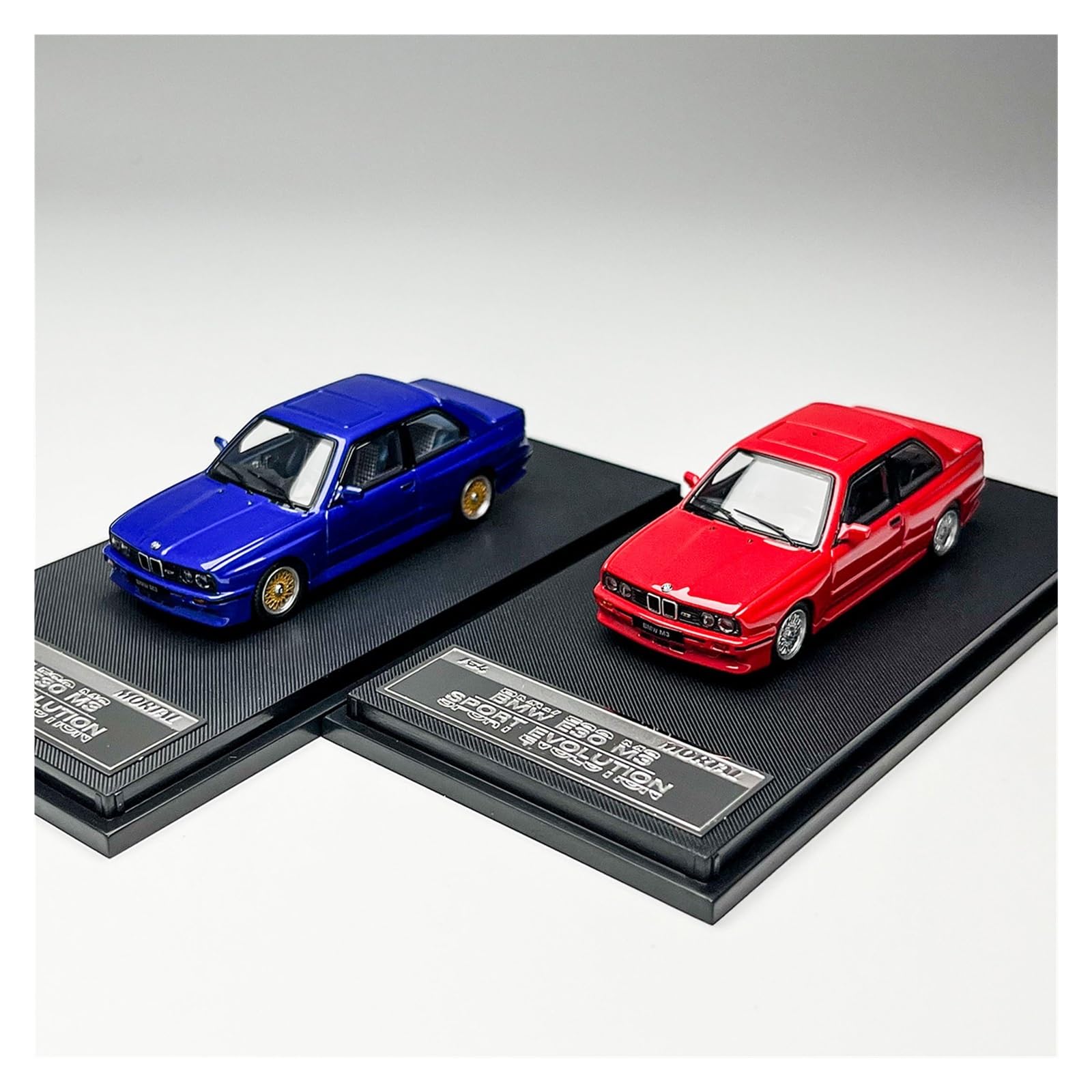 Metallo Scala Replica 1 64 Per BMW M3 E30 Sport Modello In Scala In Lega Pressofusa Per Auto Rossa E Blu Arredamento Per La Casa O L'ufficio Hobby Veicoli Giochi Set