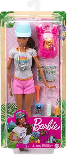 Miniatura 5 de Barbie Muñeca de cuidado personal, muñeca de senderismo morena posable con cachorro y accesorios, incluyendo mochila transportadora de mascotas y
