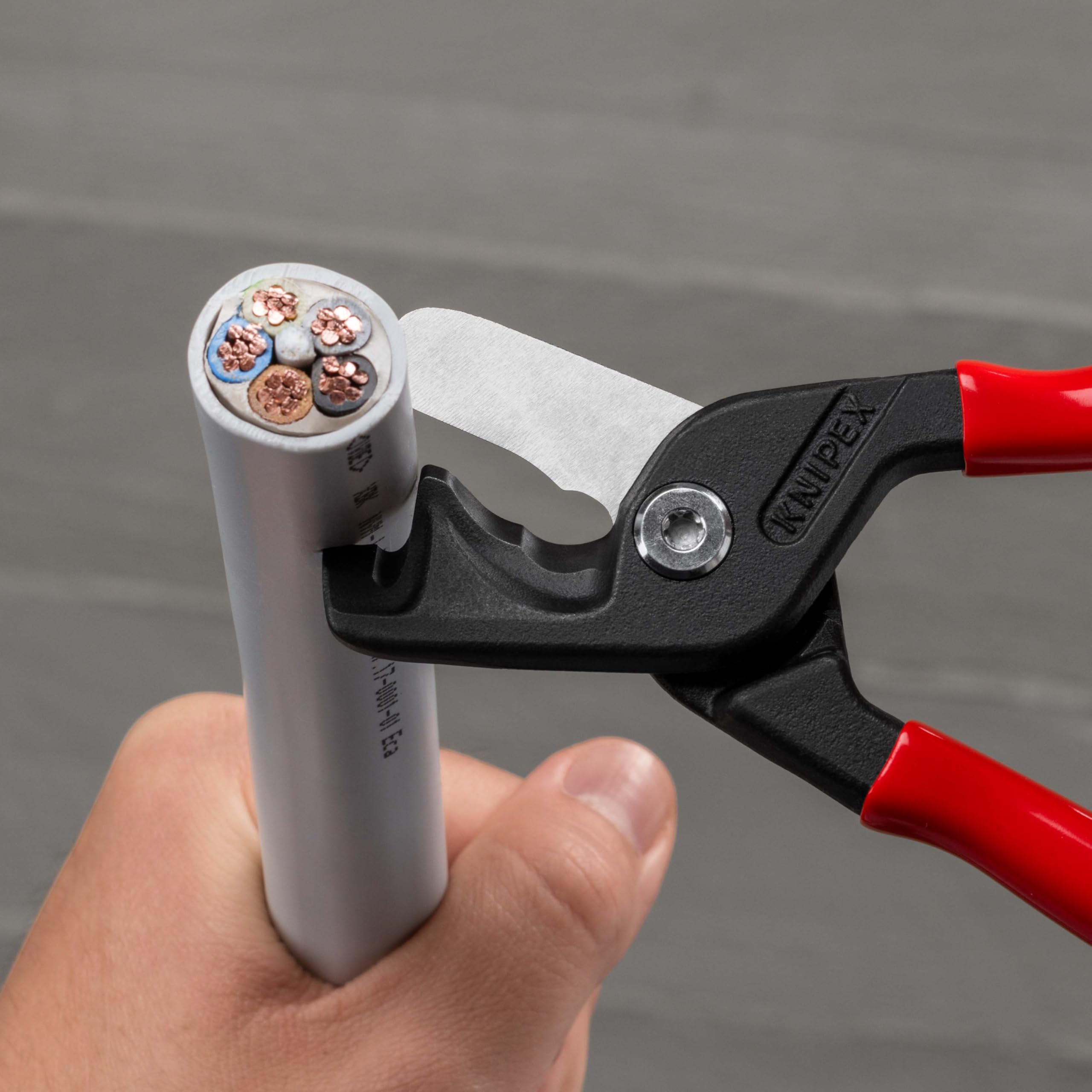 Knipex StepCut XL Coupe-câbles avec coupe par étapes gainées, 95 11 225