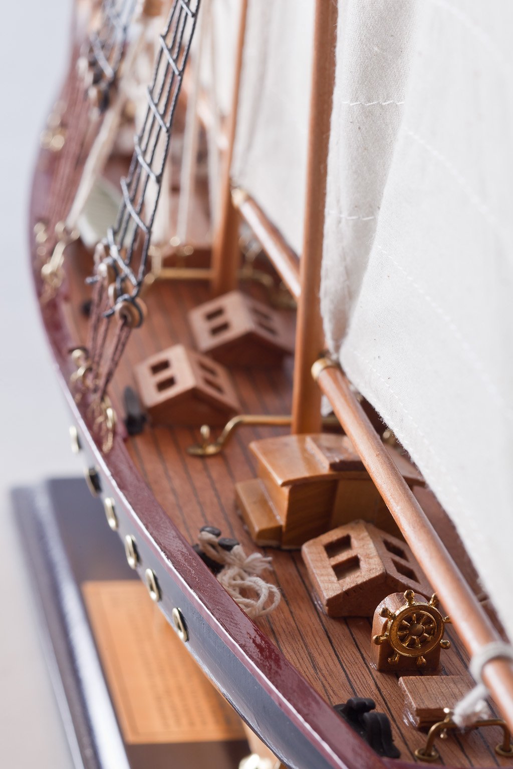 Freier Atlantik Segelschiff Segeljacht Modell Modellschiff Holz Standmodell Maritime Deko (Länge ca. 60 cm)