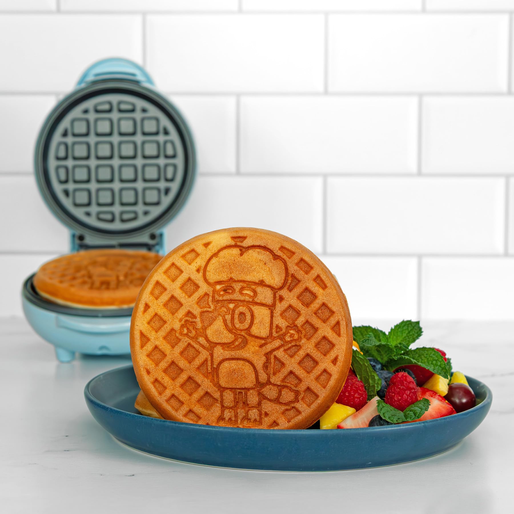 Amazon.com: Uncanny Brands Bluey Mini Waffle Maker – Fun Character Waffles – Easy to Use and Clean: Home & Kitchen