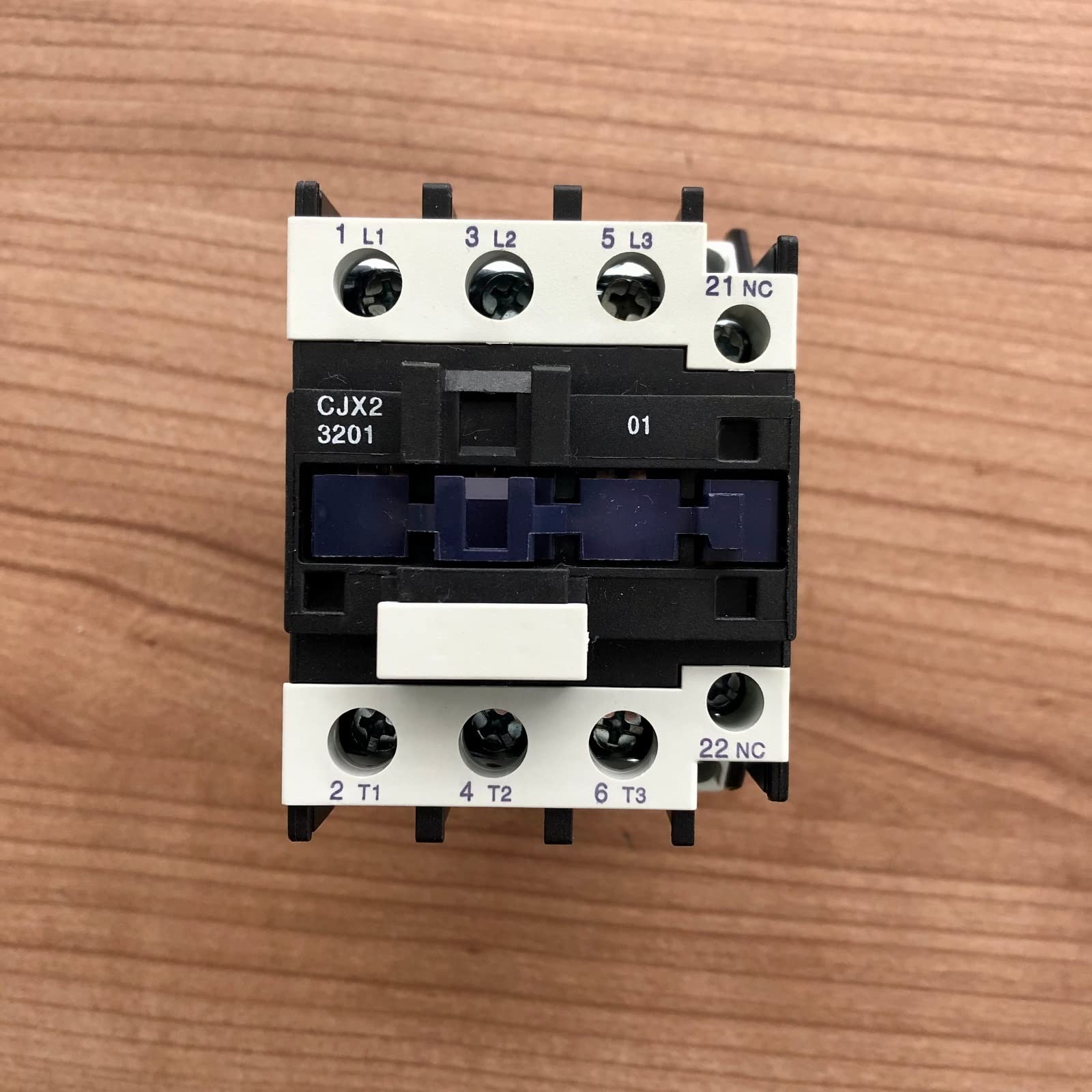 Contacteur CA 32A 24V sur rail DIN triphasé bobine basse tension inverseur CJX2 3201 LC1
