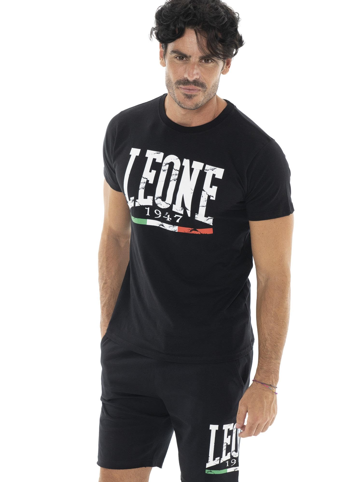 Completo set da uomo composto da t-shirt e pantaloncini vintage Leone Basic
