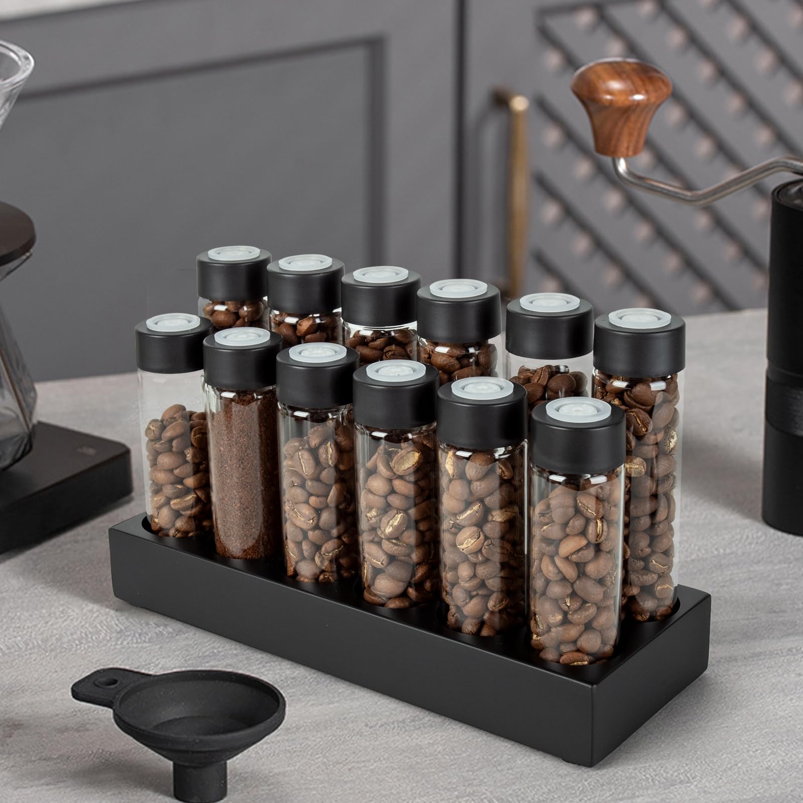 12 Tubi di Vetro per la Conservazione dei Chicchi di Caffè | Contenitori per la Conservazione dei Chicchi di Caffè Monodose con Supporto in Legno di Faggio, e Imbuto