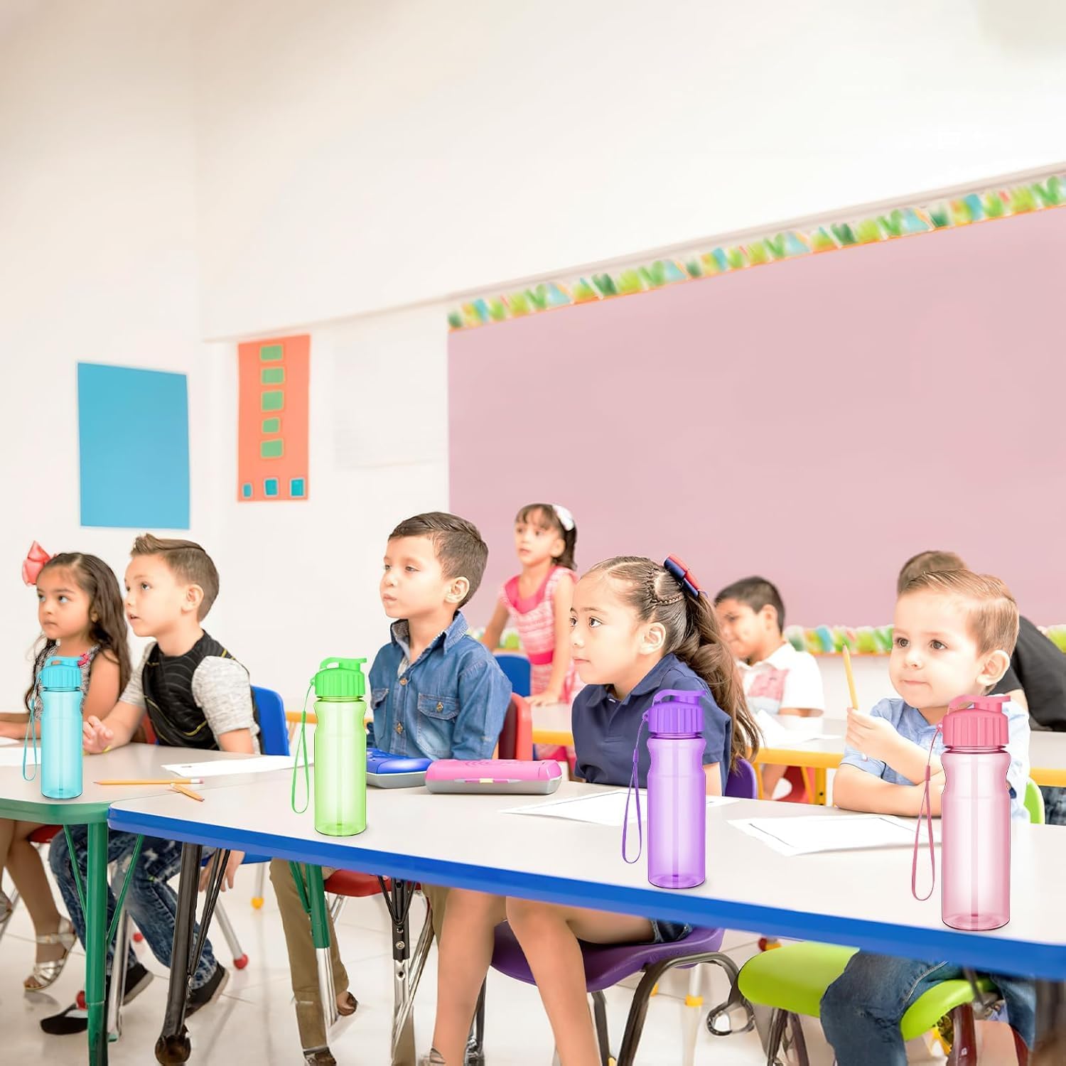 20 bottiglie d'acqua in plastica per bambini da 500 ml, bottiglie sportive riutilizzabili con tappo a patta e cintura, impermeabili e leggere, ideali per scuola, feste, all'aperto, palestra (4 colori)