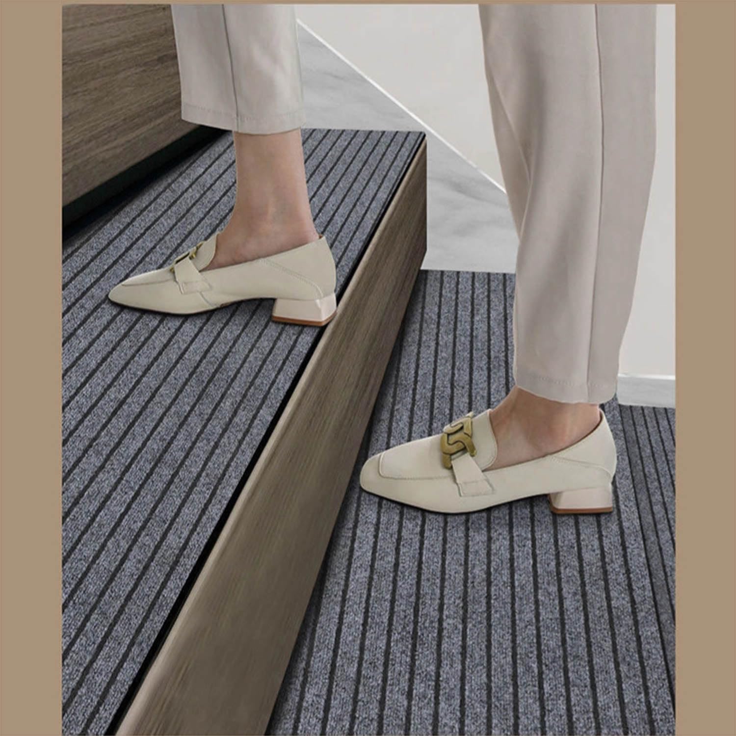 Peldaños de goma antideslizantes para escaleras, 4 unidades, 26 x 75 cm, seguridad para interiores, para niños, ancianos y mascotas, solución antideslizante para escaleras