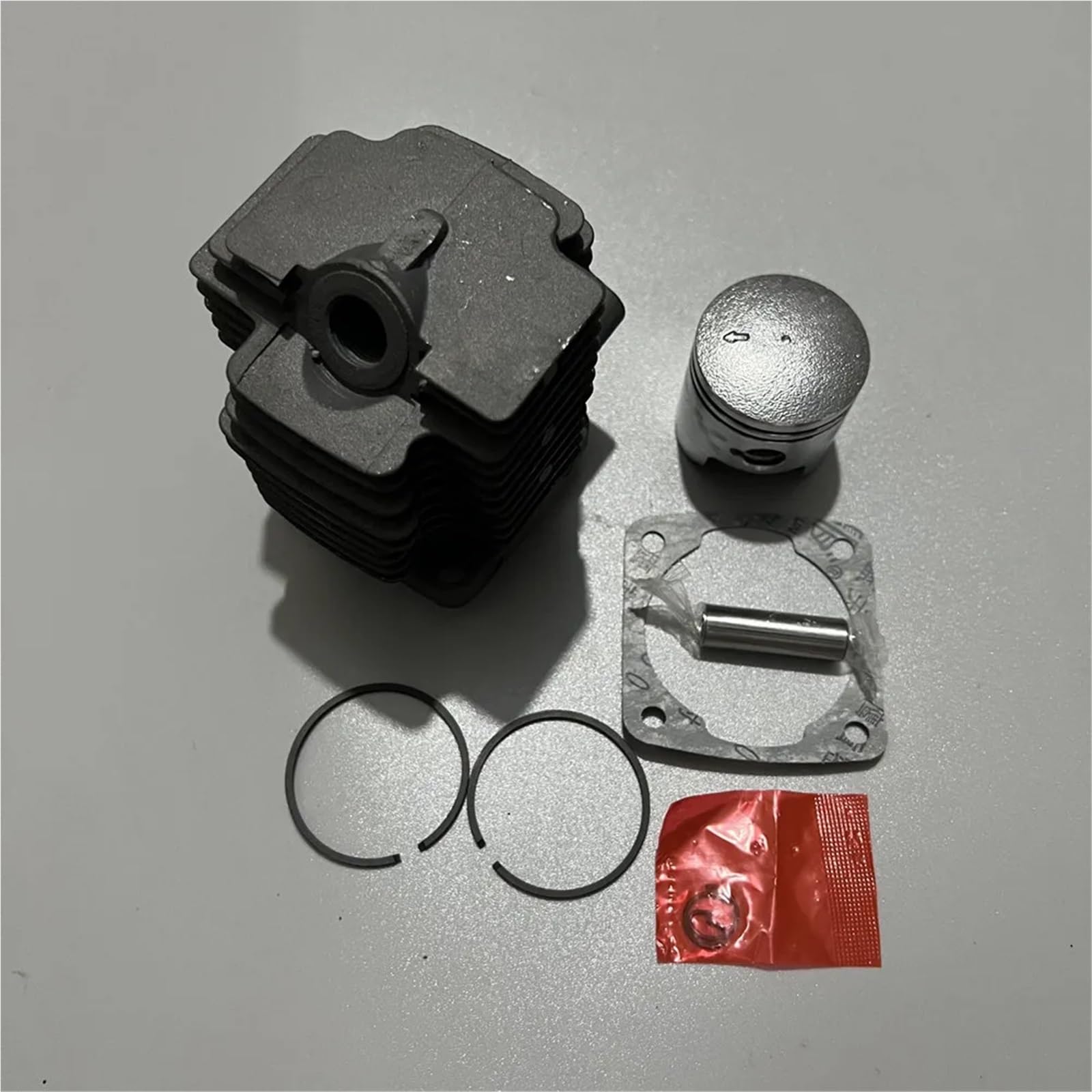 NB411 zestaw tłoka cylindra 40mm pasuje do Robin Subaru Ec04 CG411 40.2cc kosa kosa Cylinder Liner Koblen zaciski pierścieniowe Pin Assy Strimmer