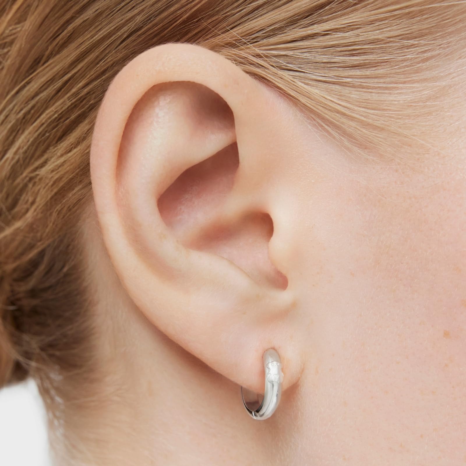 TOUS Pendientes de Aro de Plata de Primera Ley para Mujer y Cierre Criolla de 3mm de Grosor y 1 cm de Diametro, Motivo de Oso, Versátiles y Atemporales, Colección Basics