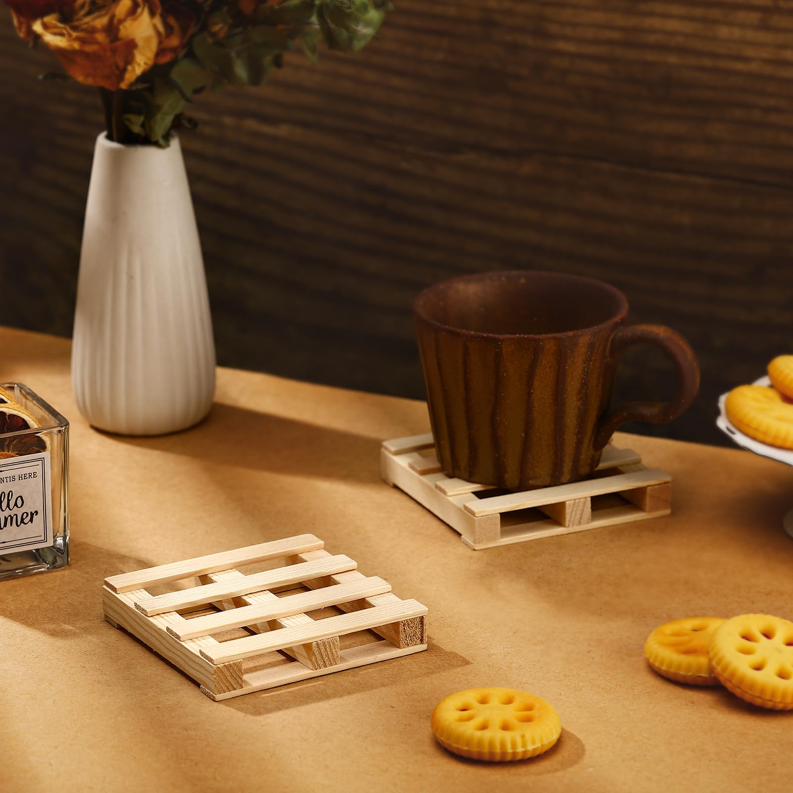 Tioncy 36 mini palés de madera, posavasos cuadrados rústicos para bebidas frías y calientes, bebidas, vino, cerveza, protección de mesa, manualidades, 4 x 4 x 0.6 pulgadas