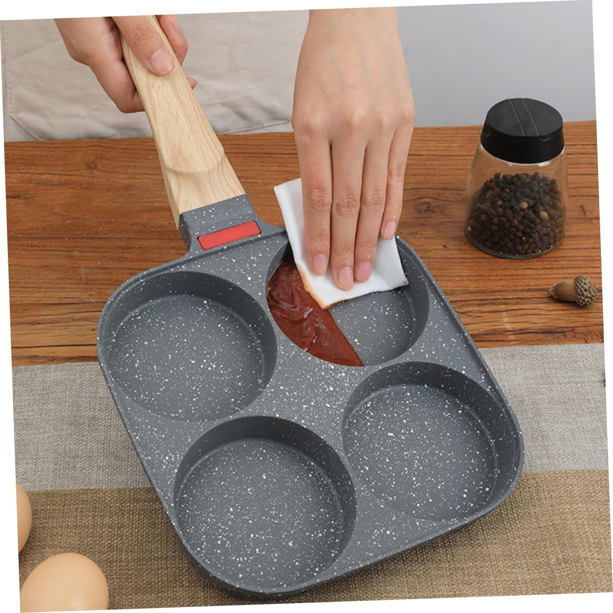 Non-stick Omelette Pan Lid Egg Frying Pan Poached Egg Cooker 4 Hole Sturdy Easy to Clean