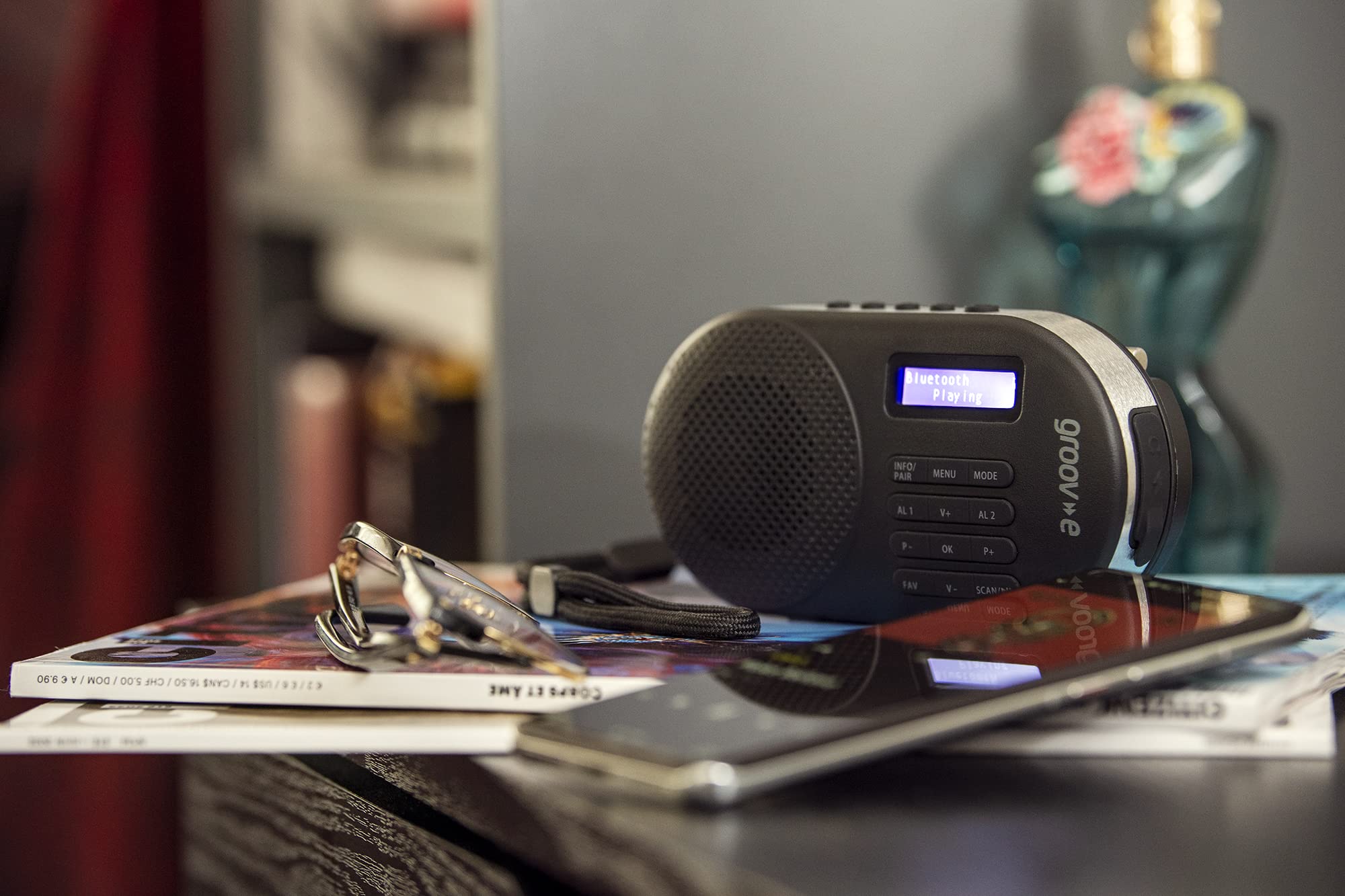 Groov-e Milan - Radio Digital Recargable Dab y FM - Reloj Despertador Integrado y conectividad Bluetooth - Pantalla LCD - Funciona con USB o Pilas - Radio portátil - 60 Estaciones preestablecidas