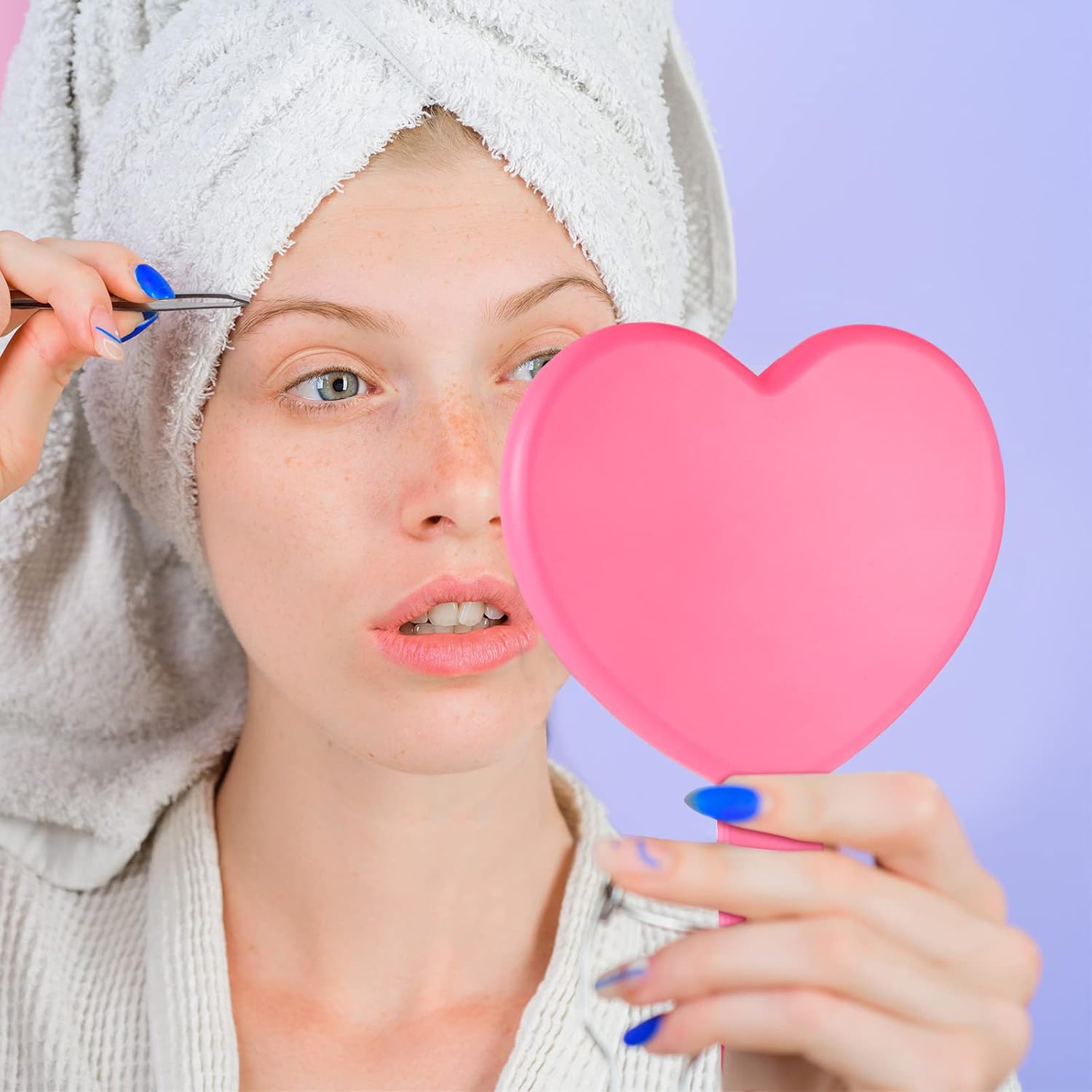 Yalikop 3 Pcs Hand Held Heart Mirror Cute Travel Makeup Plastic Mini Mirrors with Handle Pink Gifts for Women Birthday Party Favor Valentines Day Gifts Cosmetic(Red, Hot Pink)