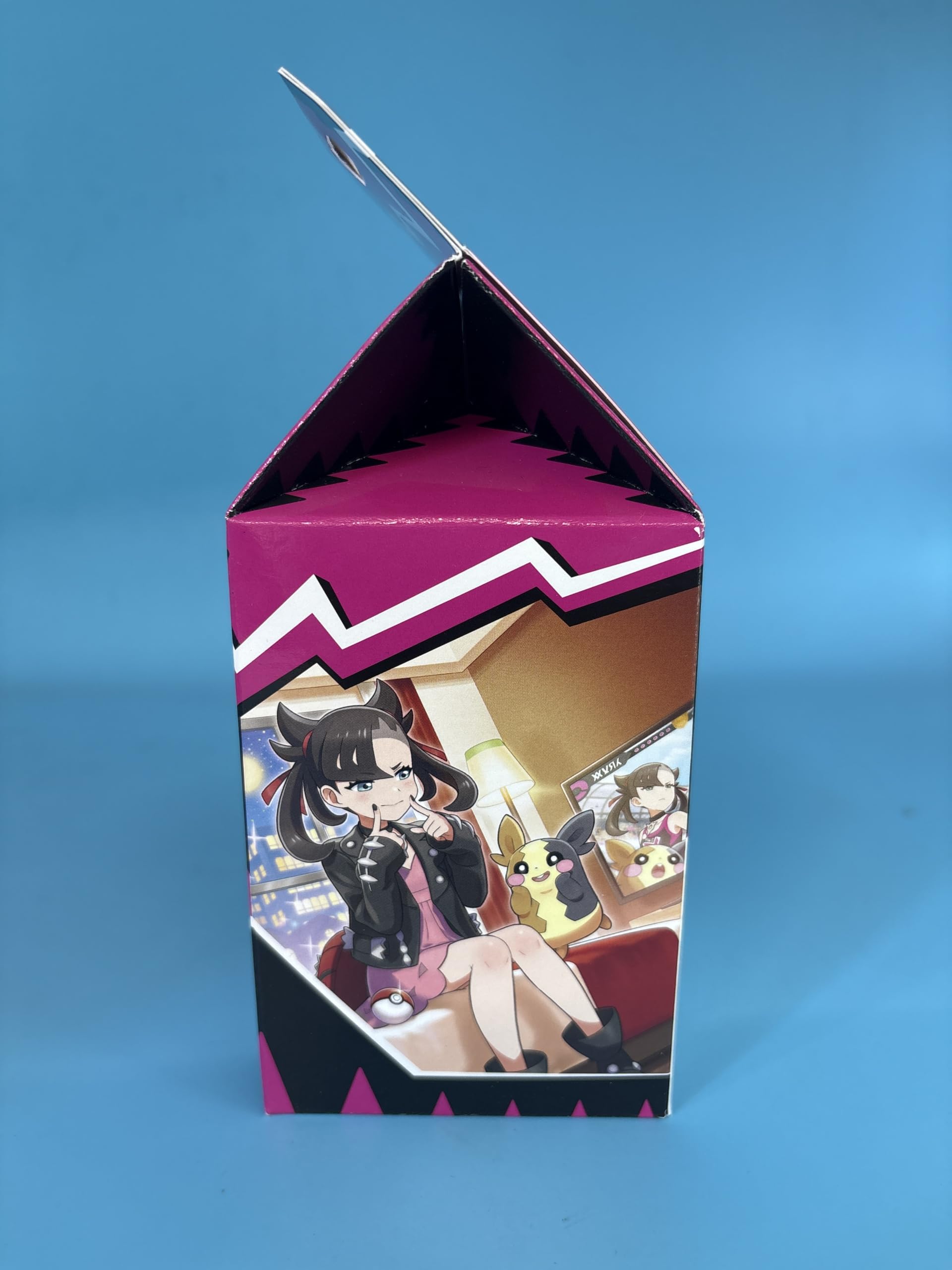 Pokémon Marnie Premium Tournament Collection Box - EN