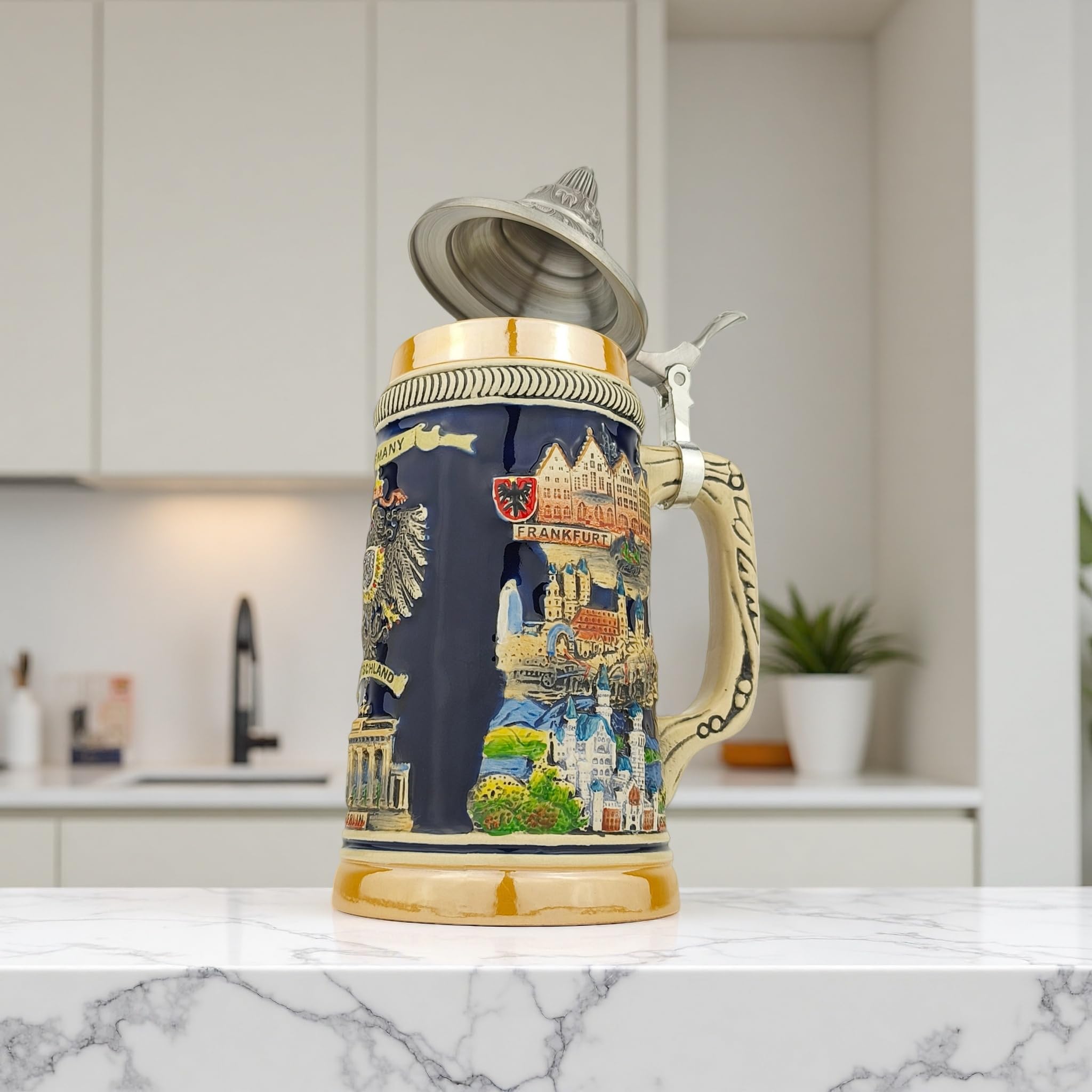 EVERSYTLE Boccale da birra con coperchio, 0,7 l, tradizionale brocca in pietra con coperchio a punta, motivo Germania, boccale da birra per casa, decorazione e collezione, regalo per uomini, papà e