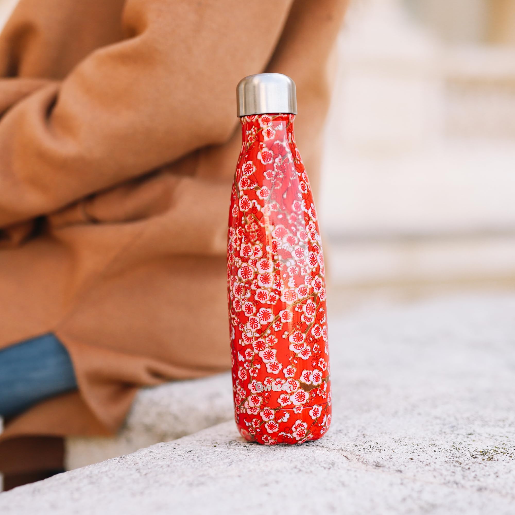 Qwetch, Insulated Originals Bottle, Red Flowers 500 ml, Stainless Steel Water Bottle, 24h Cold and 12h Hot, Leakproof - Image 3