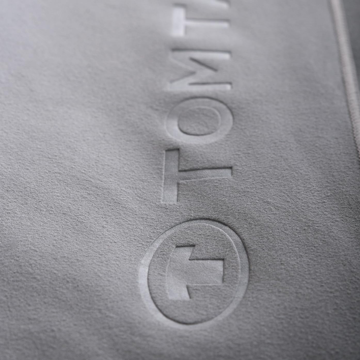 TOM TAILOR Ręcznik fitness, 70 x 140 cm, 80% poliester, 20% poliamid/mikrofibra, z delikatnym szwem obszytym i wytłoczonym logo, SPORTS TOWEL szary (Moody Grey)