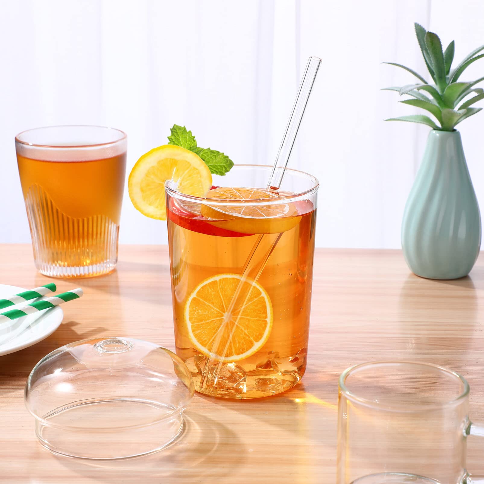DOITOOL Lot de 2 tasses en verre transparent avec couvercles et pailles, 473,6 ml, pour café, thé, eau, cocktail, gobelet réutilisable avec couvercle et paille pour thé aux bulles, jus, café glacé