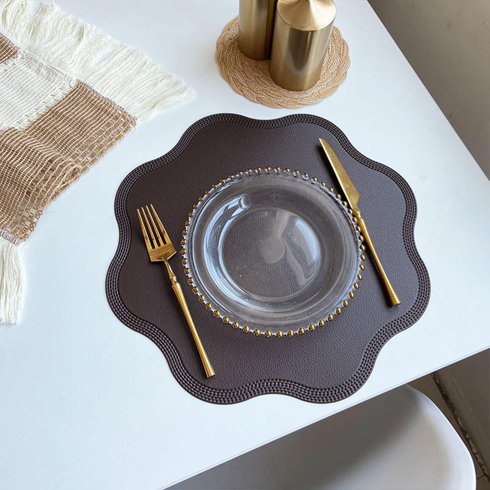 Set de table simili cuir en forme de fleur imperméable scandinave 38cm lot de 8 pièces marron chic