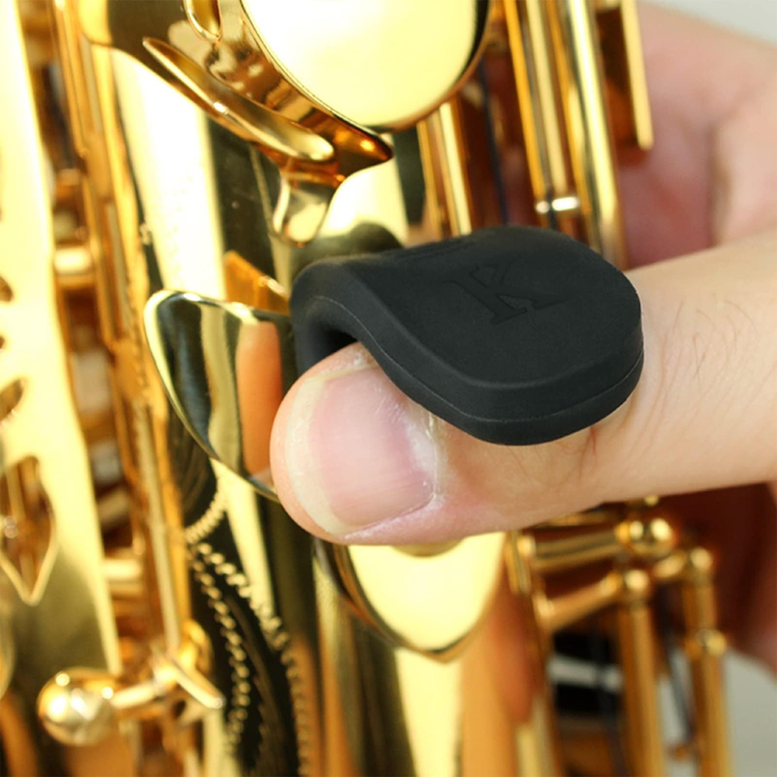 2 Pièces Repose-pouce de Saxophone en Caoutchouc, Coussinets de Coussin de Repose-doigt de Saxophone Protecteur de Pouce pour Instrument à Vent Soprano Alto Tenor Sax