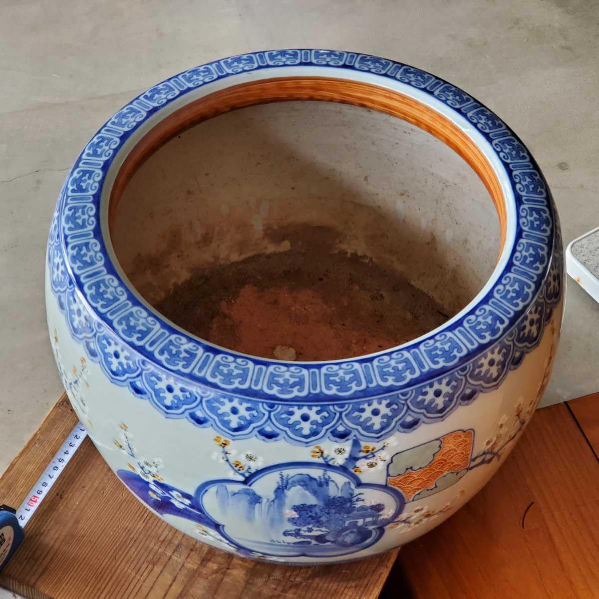 Amazon.co.jp: 直径45cm陶磁器伊万有田焼染付け唐草山水窓絵紋