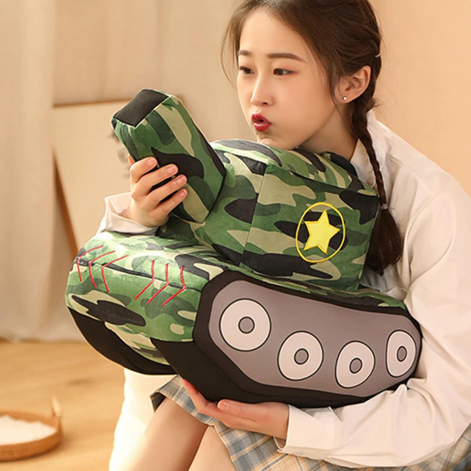 SAEYZ タンク 戦車 おもちゃ 可愛い クッション 抱き枕 おしゃれ リアル 寝添い 縫い包み 贈り物 誕生日 お祝い 彼女へ